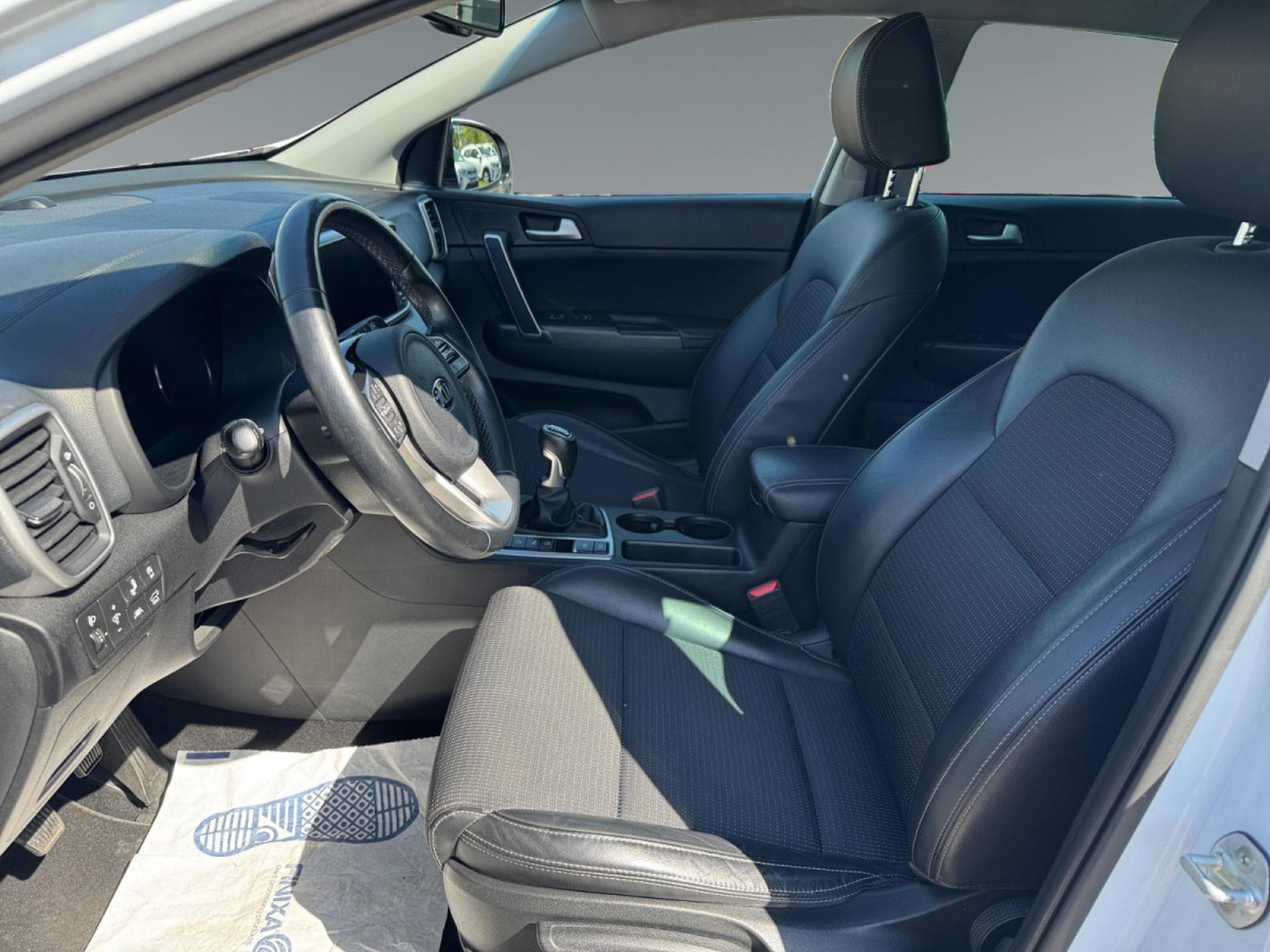 Kia Sportage 1.6T Black Edition (2021) - Photo 10