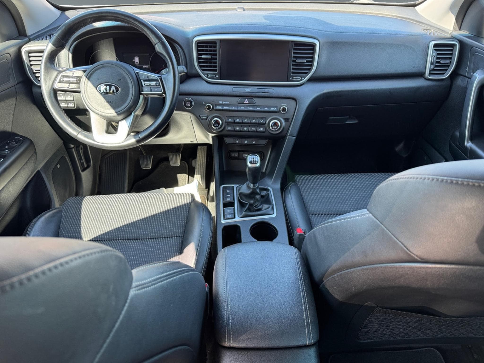 Kia Sportage 1.6T Black Edition (2021) - Photo 12
