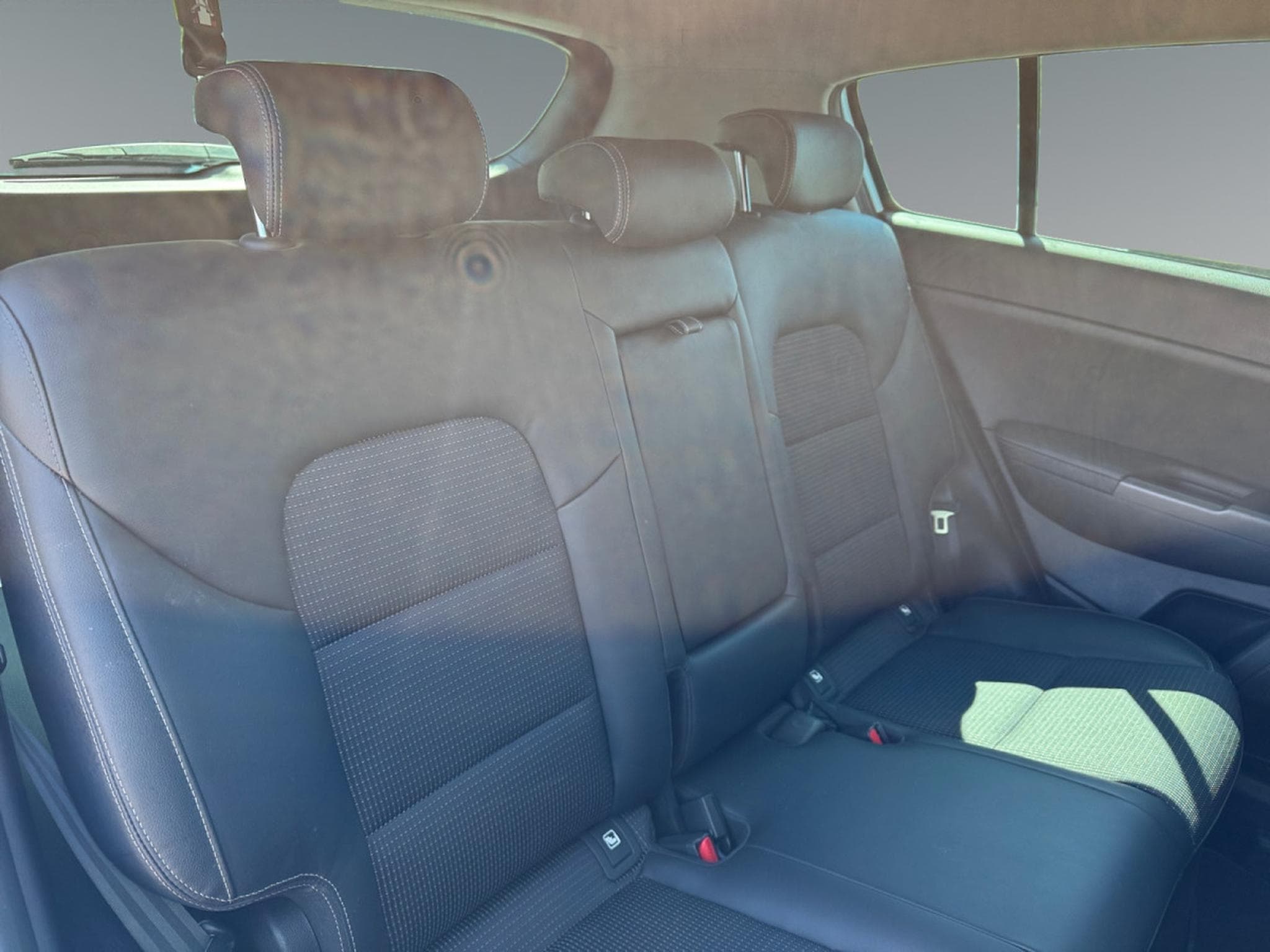 Kia Sportage 1.6T Black Edition (2021) - Photo 18