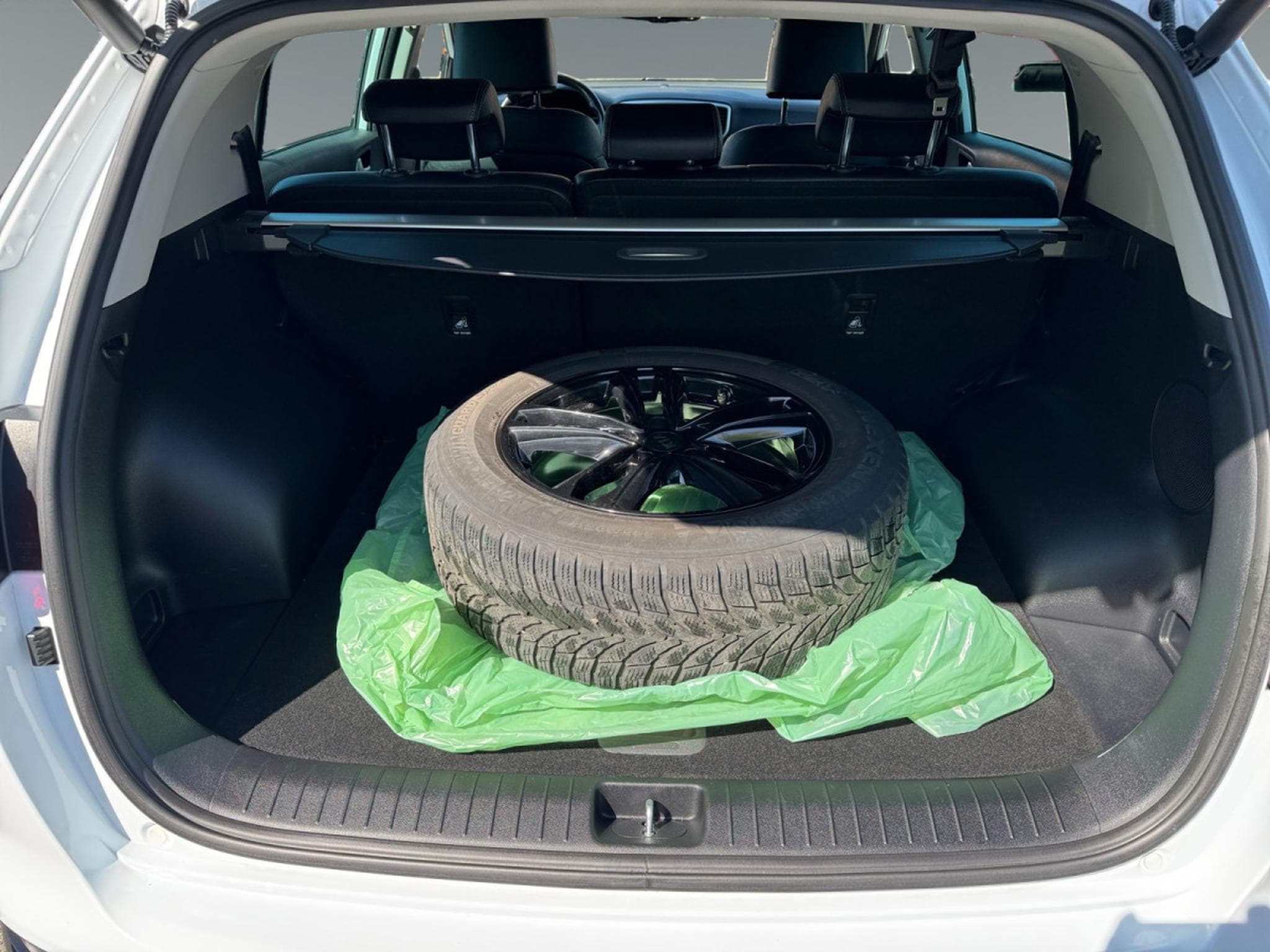 Kia Sportage 1.6T Black Edition (2021) - Photo 19
