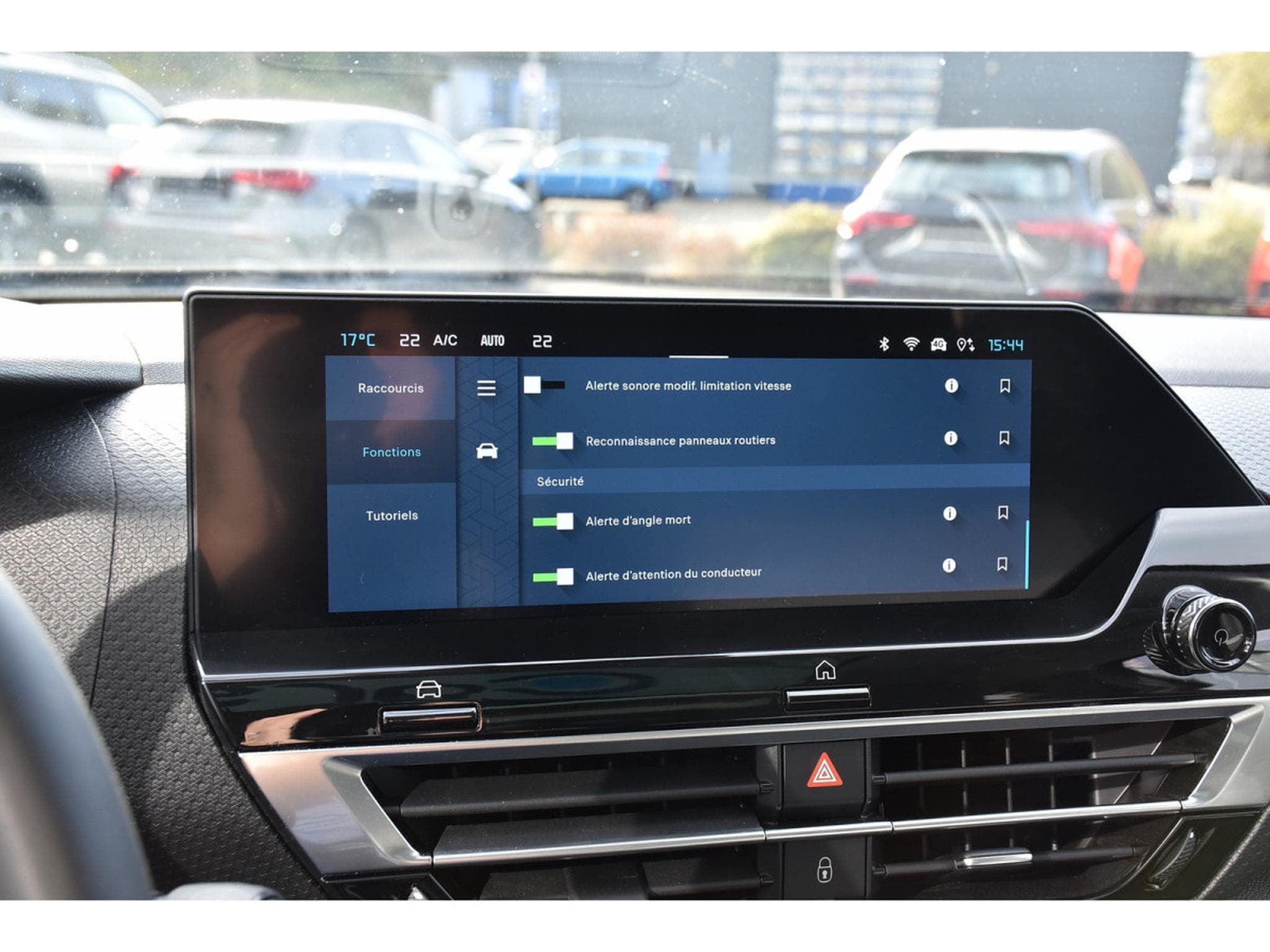 Citroën C4 1.2 PureTech 130 MAX CUIR TO HUD GPS LANE SIDE CAM360 1°MAIN (2024) - Foto 17