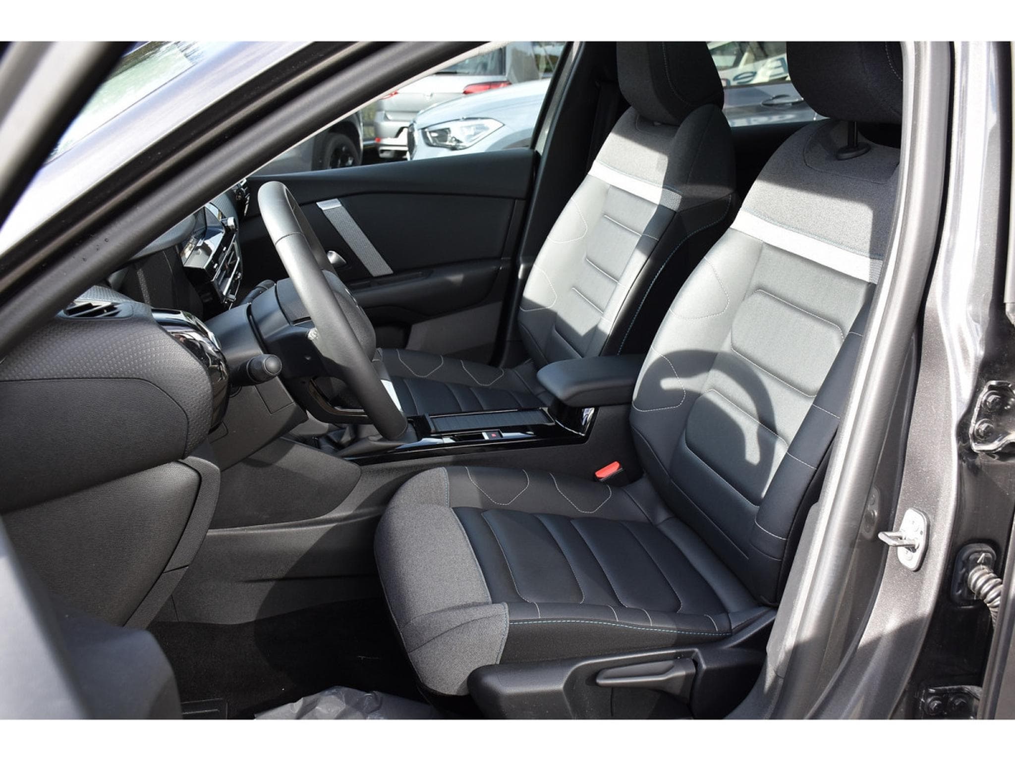 Citroën C4 1.2 PureTech 130 MAX CUIR TO HUD GPS LANE SIDE CAM360 1°MAIN (2024) - Foto 5