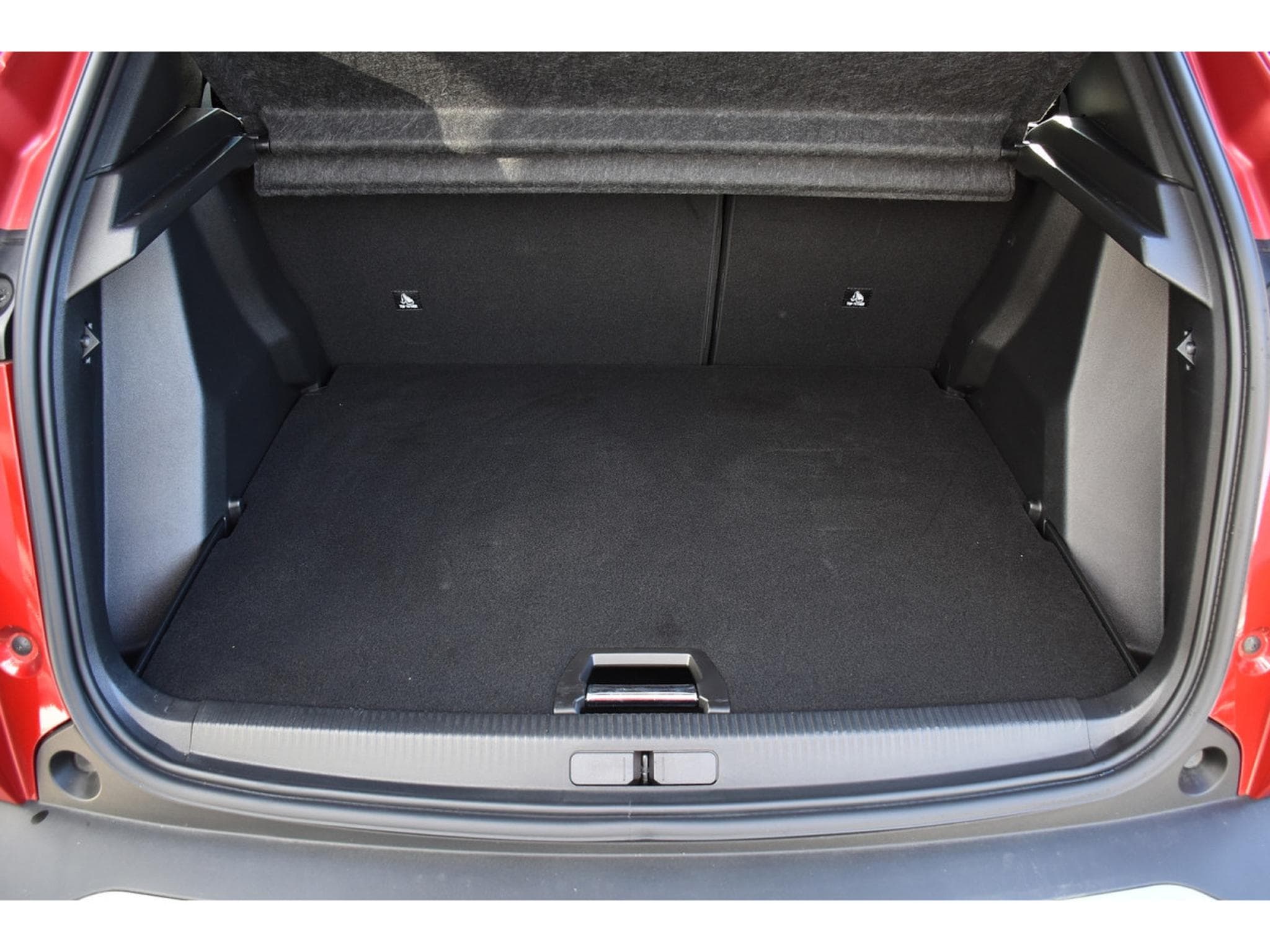 Peugeot 2008 1.2 PureTech Allure ACC GPS LANE SIDE REGUL CAM 360 1° MAIN (2025) - Foto 23