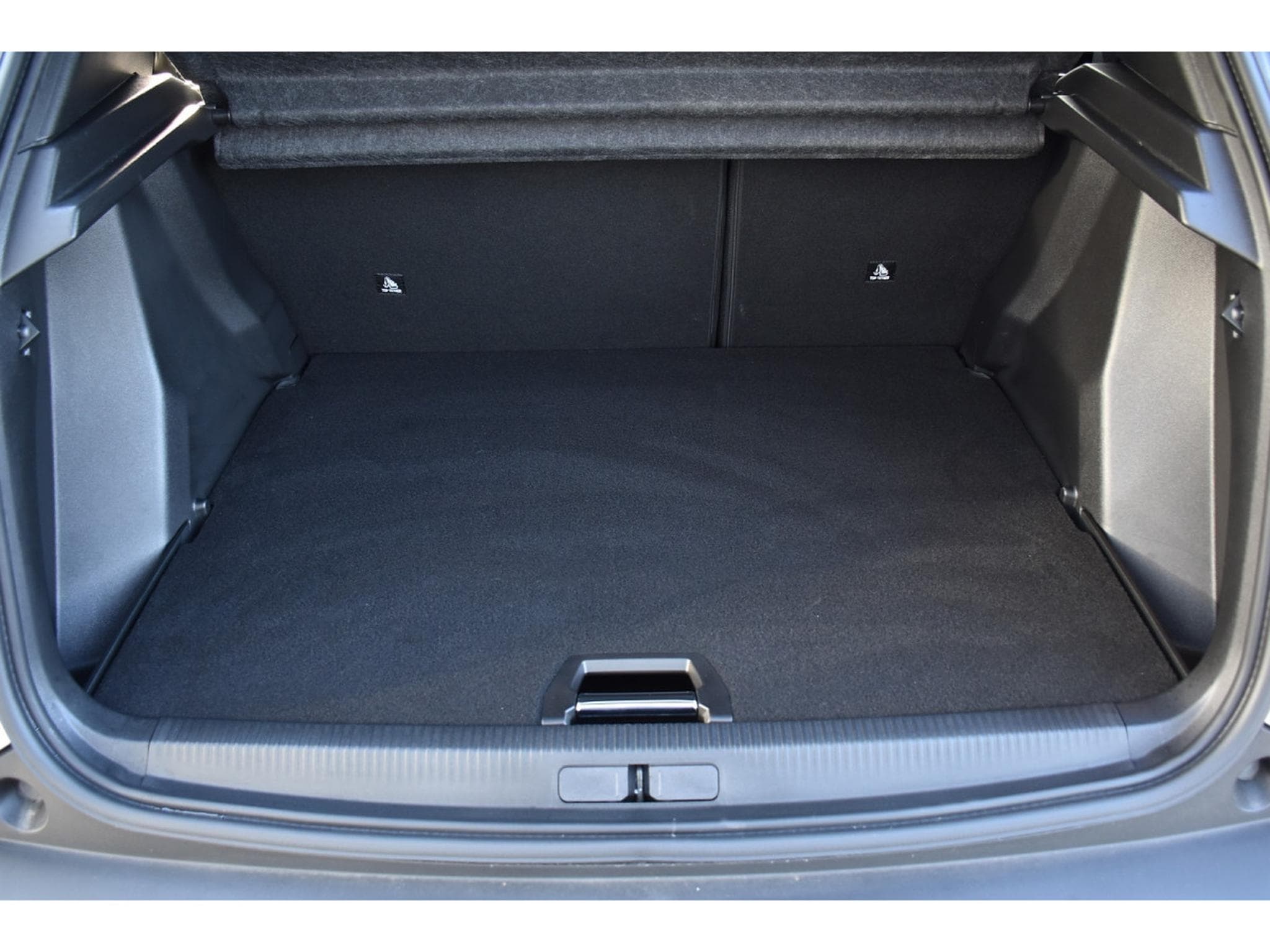 Peugeot 2008 1.2 PureTech Allure ACC GPS LANE SIDE REGUL CAM 360 1° MAIN (2025) - Photo 23