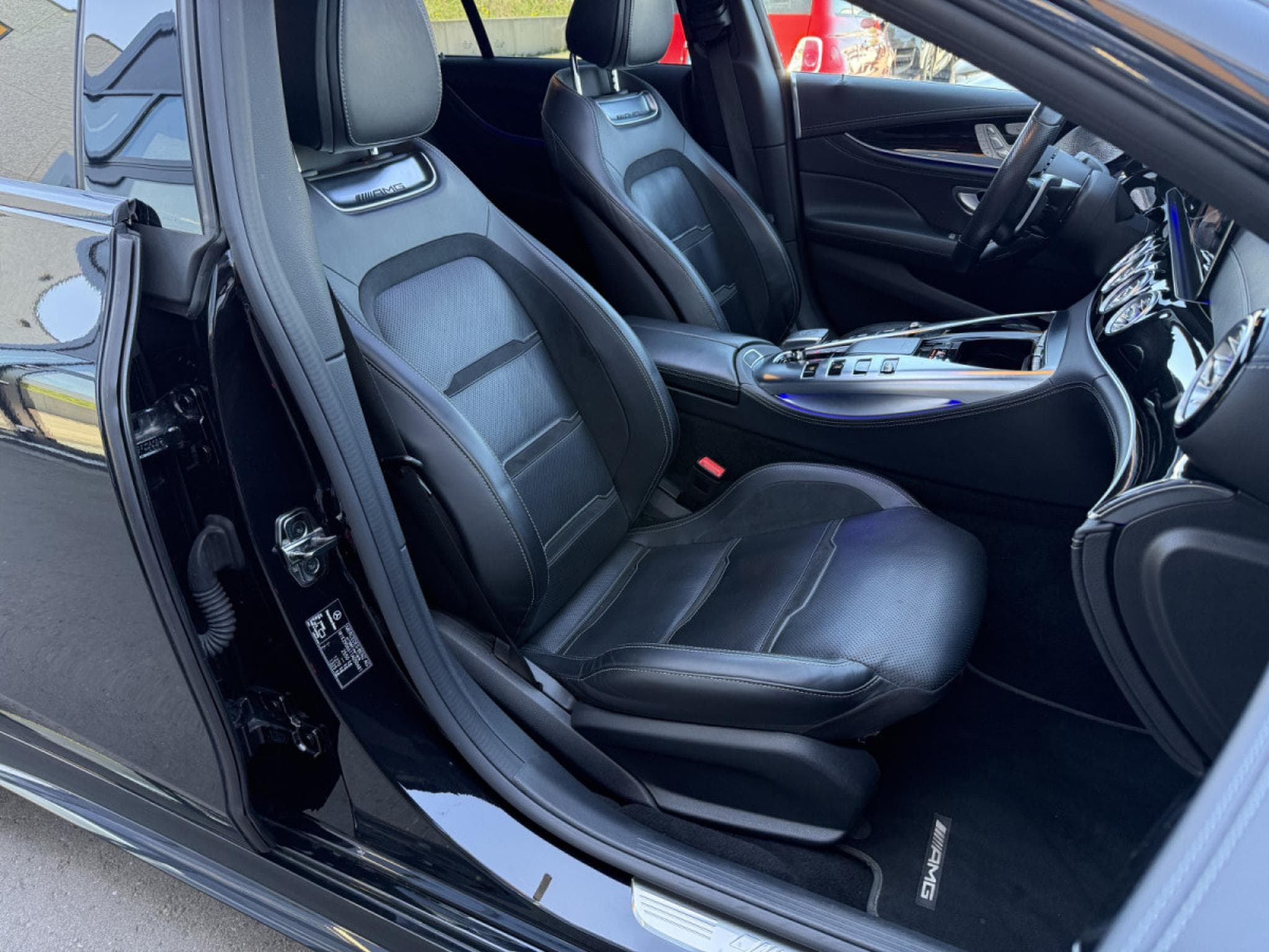 Mercedes AMG GT 4-Door GT53 4-Door / 4 MATIC/ RIDE CONTROL/ 360°/ AMG PERFORMANCE (2022) - Photo 12