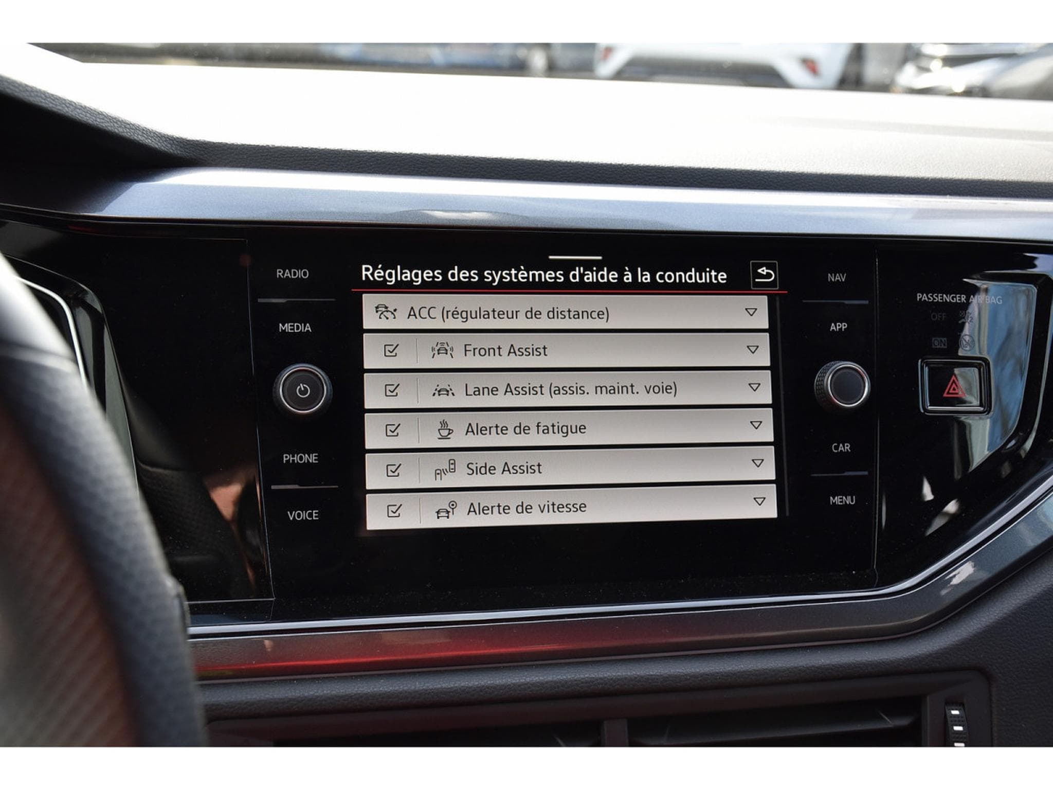 VW Polo 2.0 TSI DSG ACC TRAVEL LANE SIDE IQ.LIGHT PARK ASSIST 1°MAIN (2024) - Foto 15