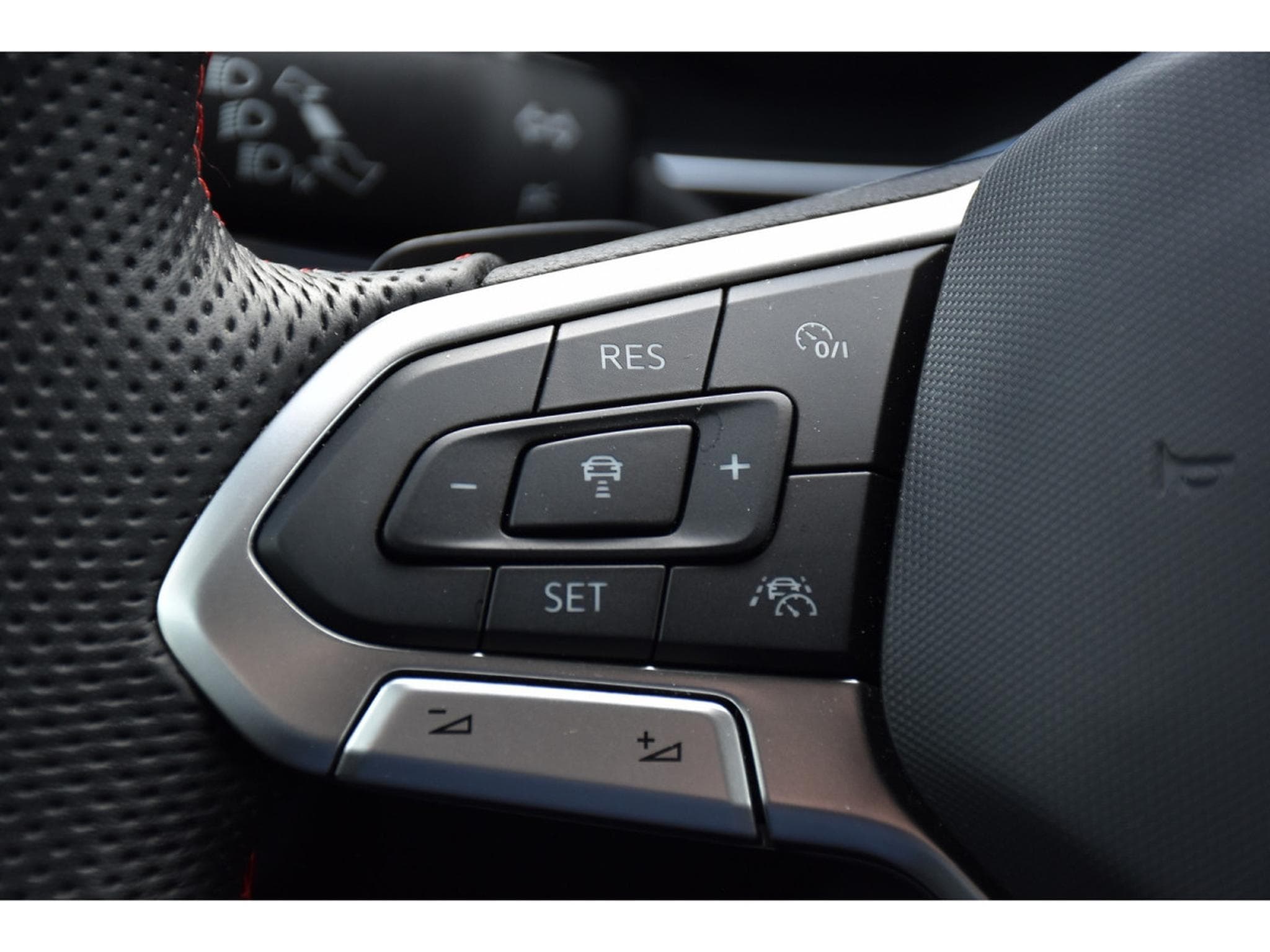 VW Polo 2.0 TSI DSG ACC TRAVEL LANE SIDE IQ.LIGHT PARK ASSIST 1°MAIN (2024) - Foto 20