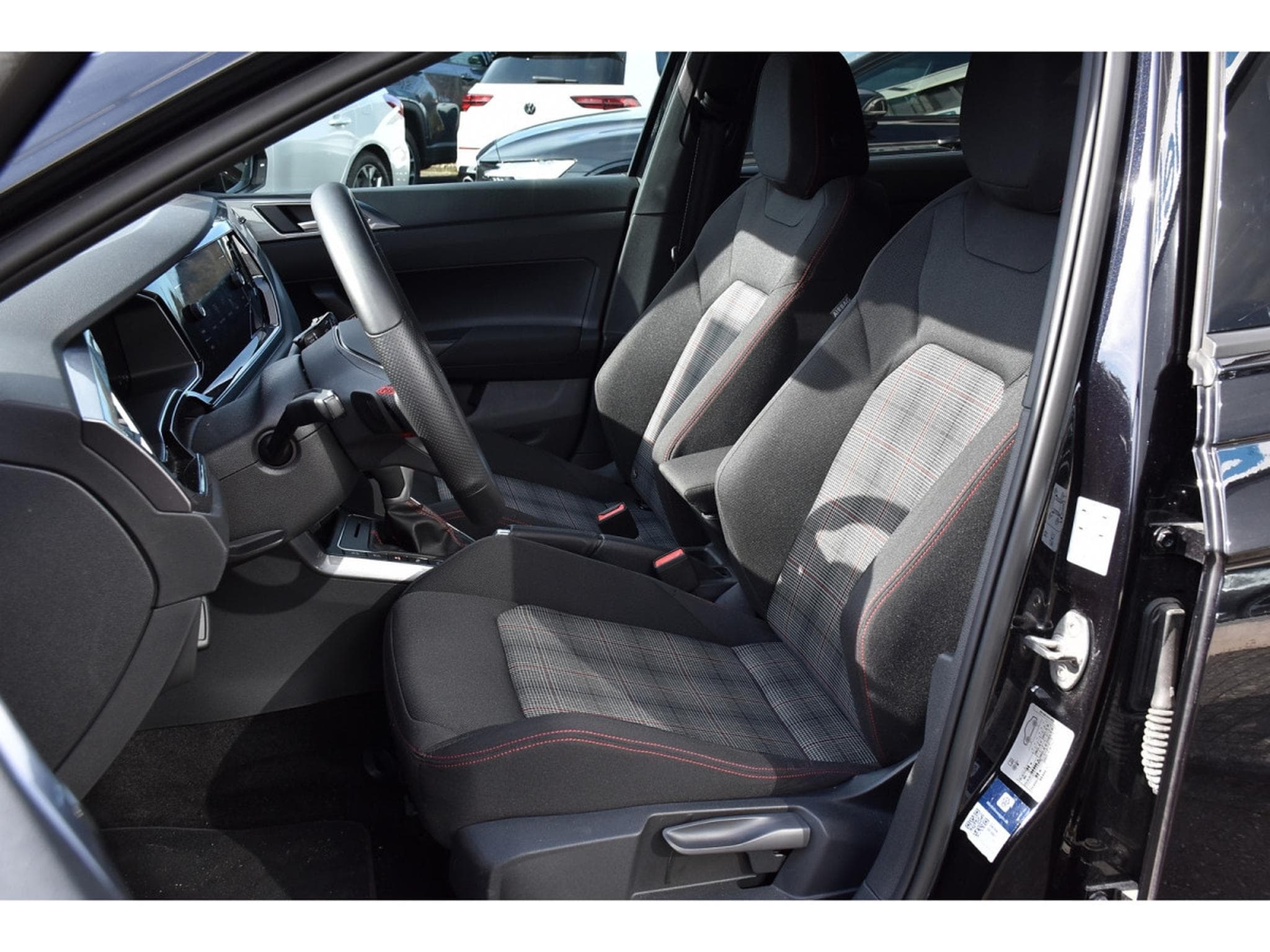 VW Polo 2.0 TSI DSG ACC TRAVEL LANE SIDE IQ.LIGHT PARK ASSIST 1°MAIN (2024) - Foto 6