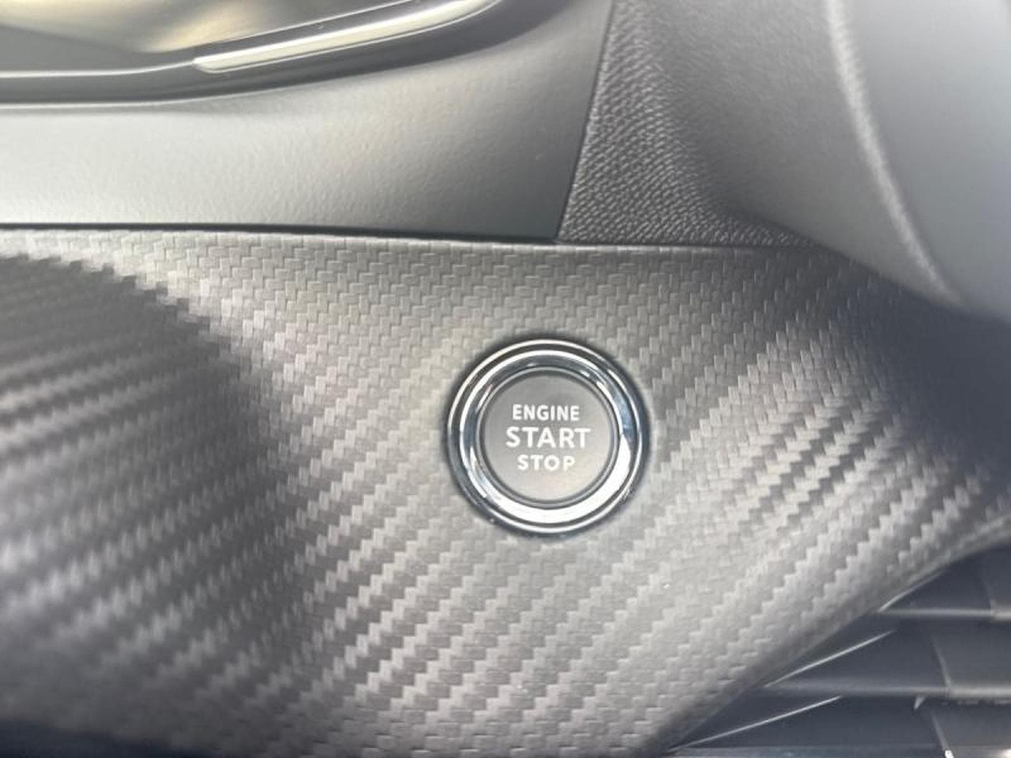 PEUGEOT 2008 1.2 100ch S&S Allure (2024) - Foto 12