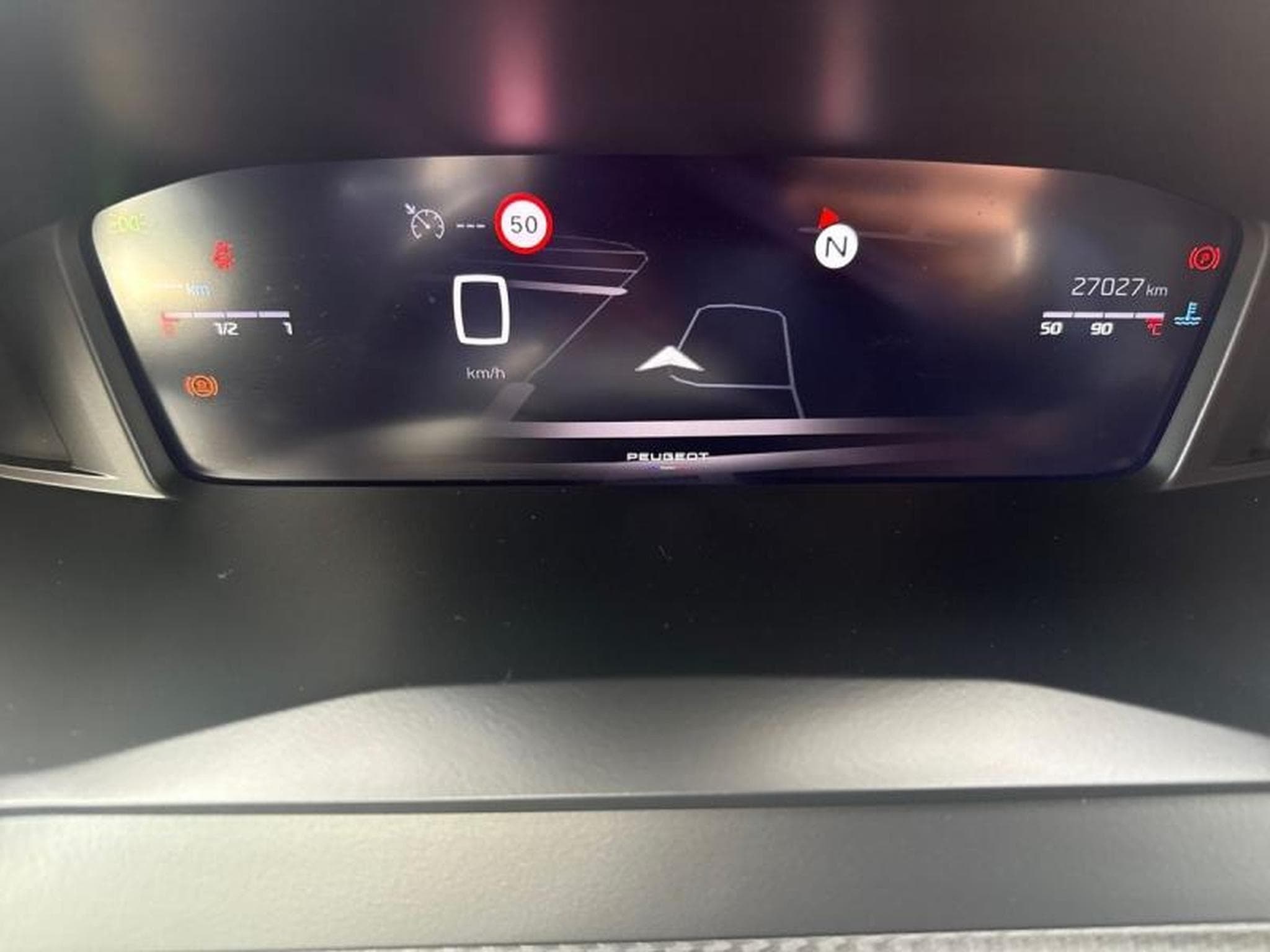 PEUGEOT 2008 1.2 100ch S&S Allure (2024) - Foto 4