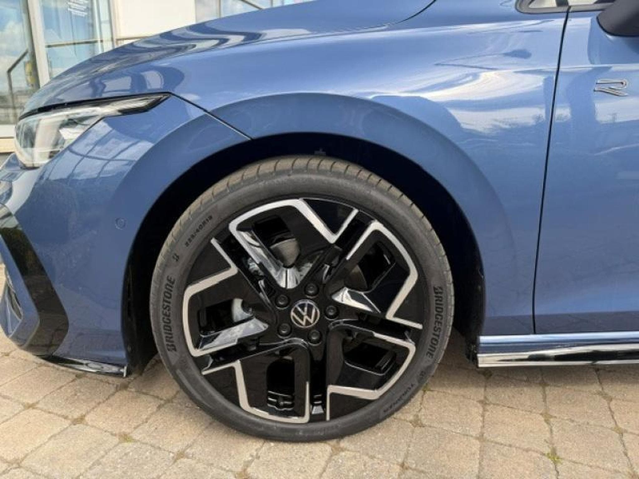 VW Golf R-LINE (2026) - Photo 11