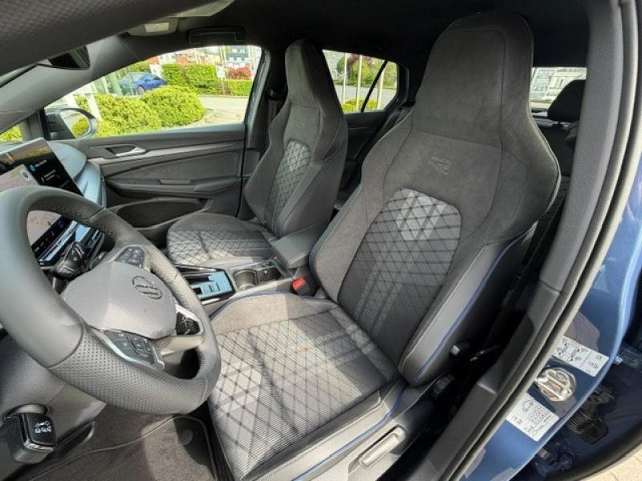 VW Golf R-LINE (2026) - Photo 12