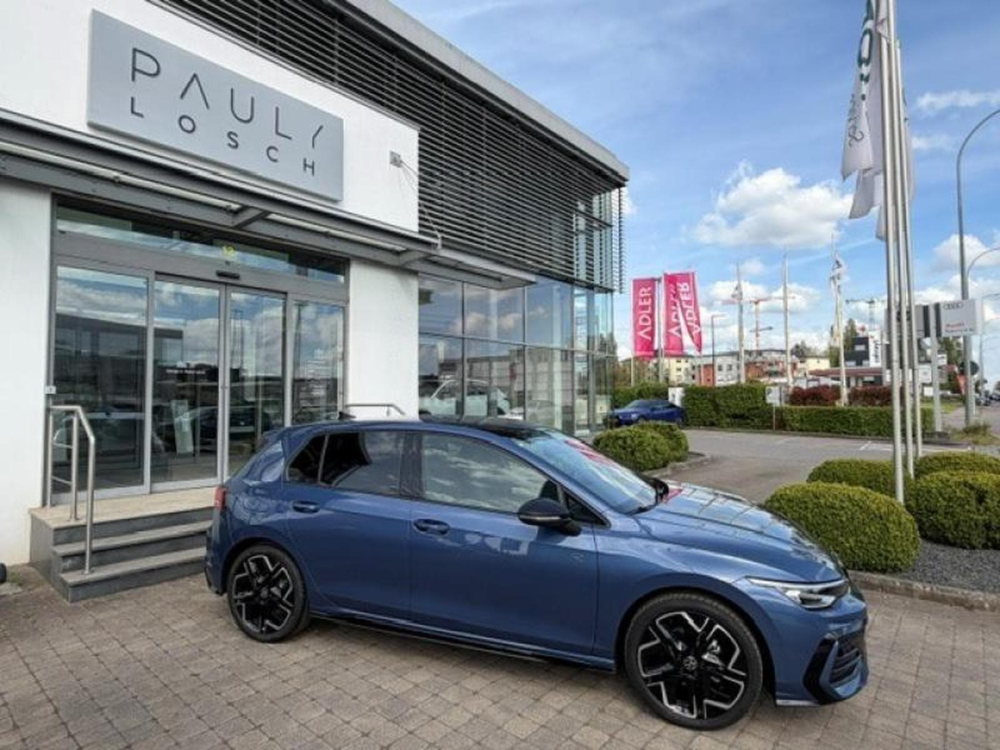 VW Golf R-LINE (2026) - Photo 2