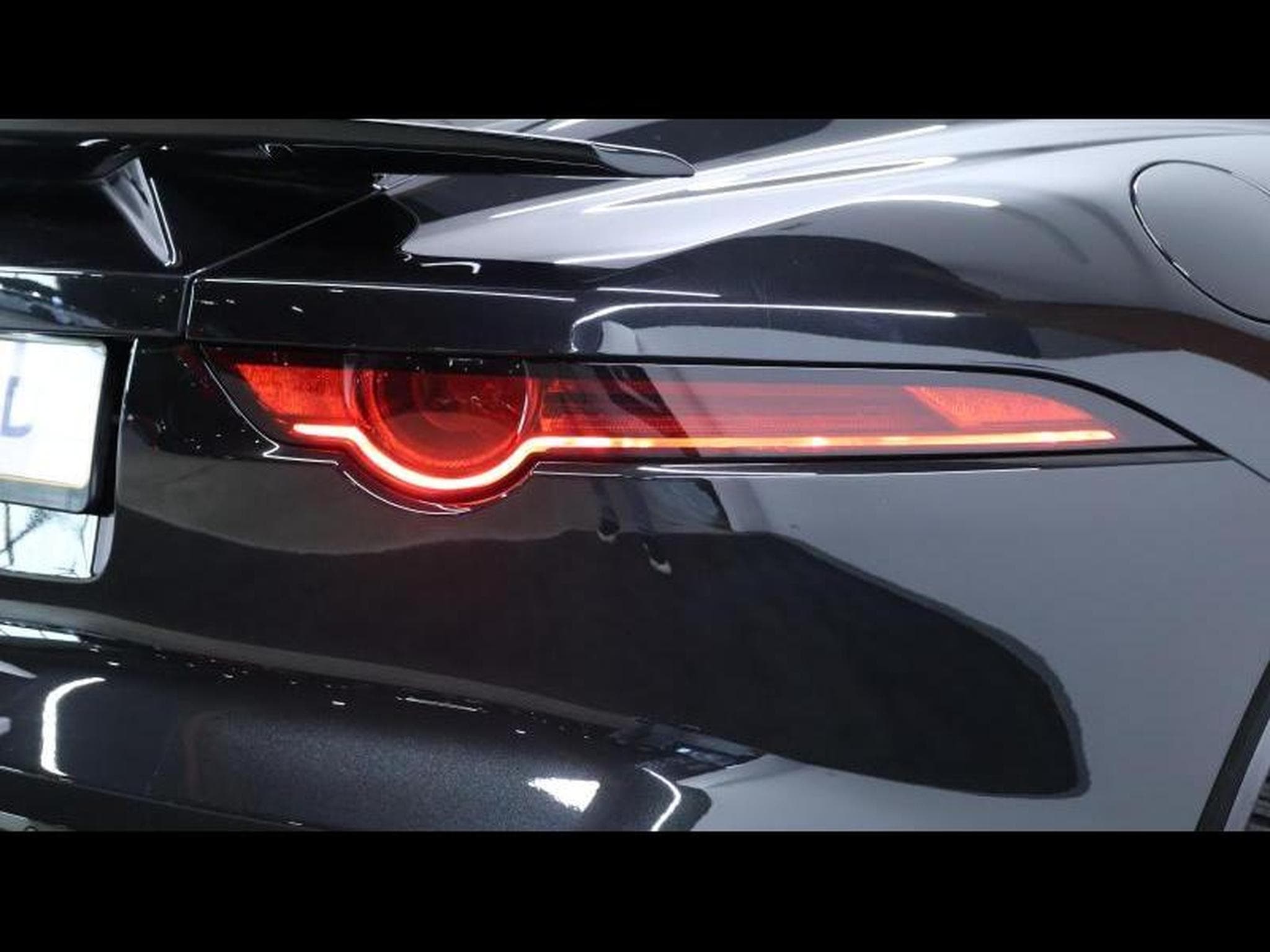 Jaguar F-Type P380 AWD R-Dynamic (2020) - Photo 11