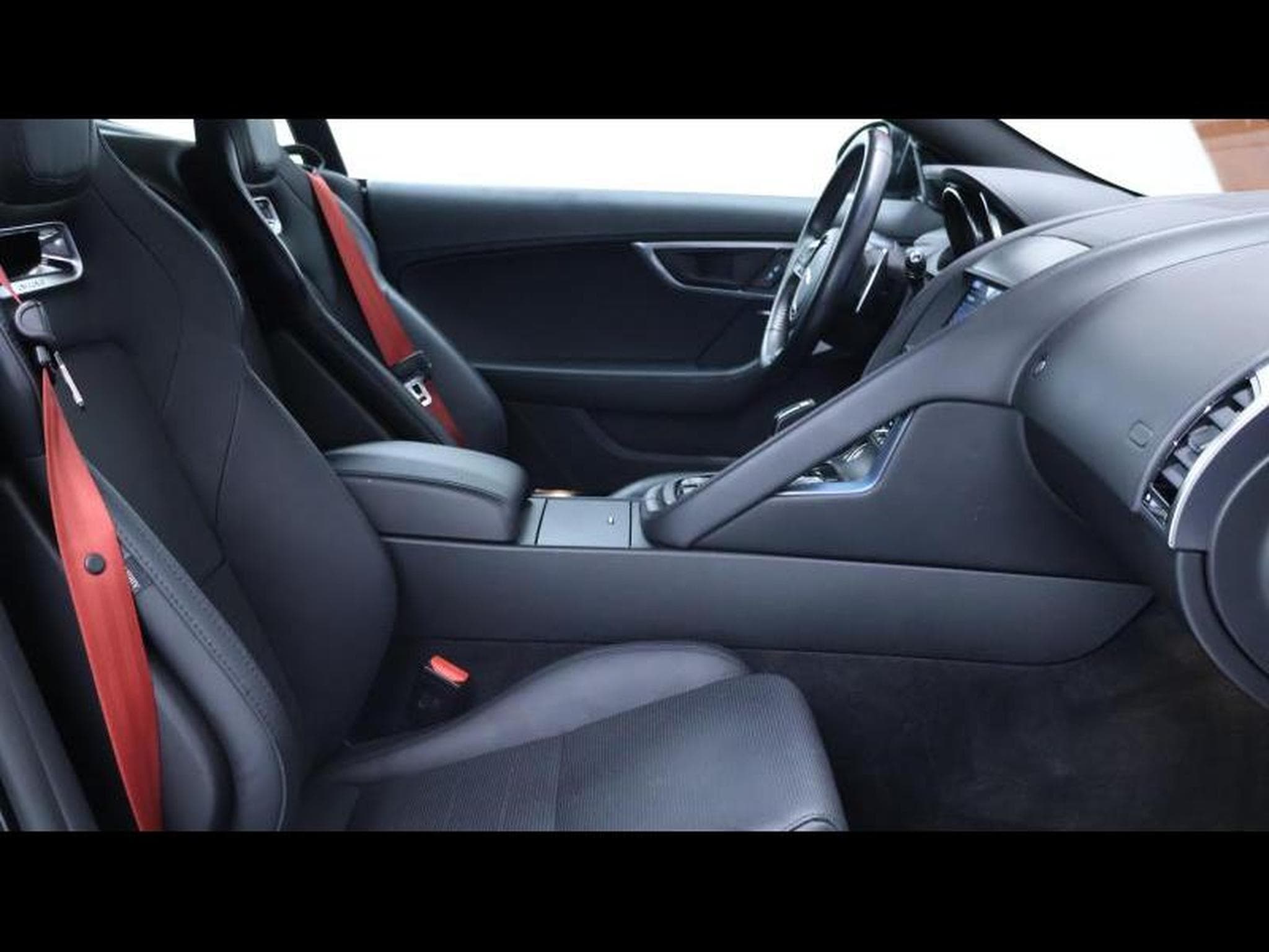 Jaguar F-Type P380 AWD R-Dynamic (2020) - Photo 13