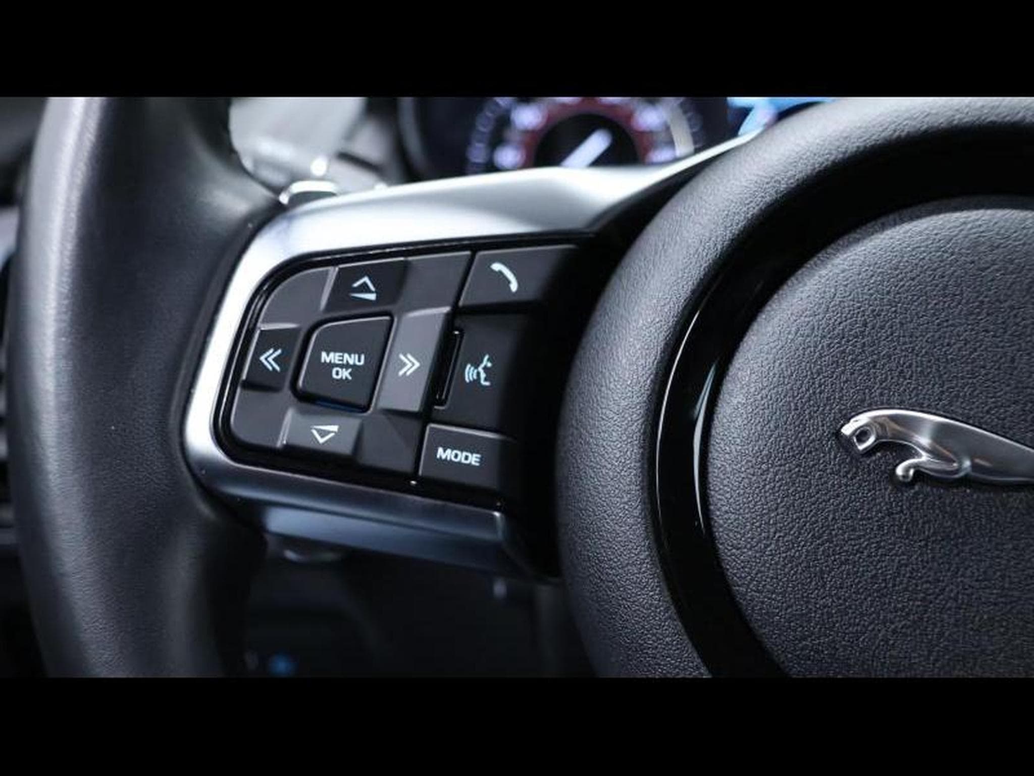 Jaguar F-Type P380 AWD R-Dynamic (2020) - Photo 21