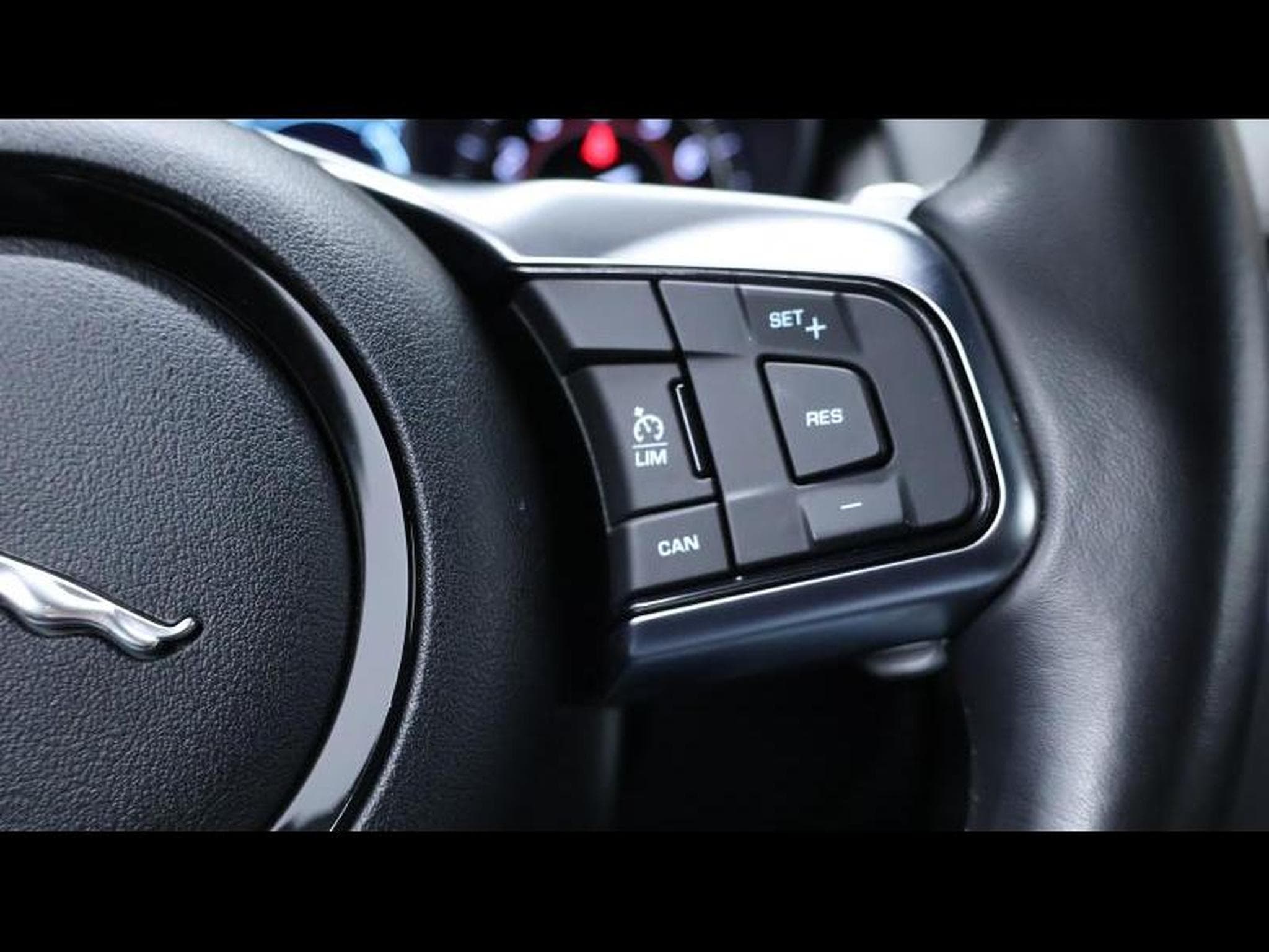 Jaguar F-Type P380 AWD R-Dynamic (2020) - Photo 22