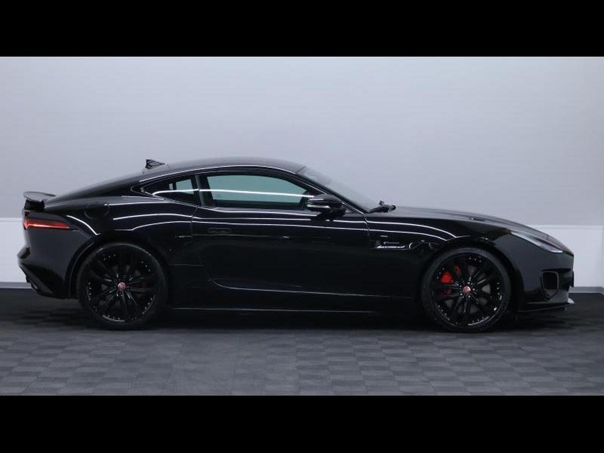 Jaguar F-Type P380 AWD R-Dynamic (2020) - Photo 4