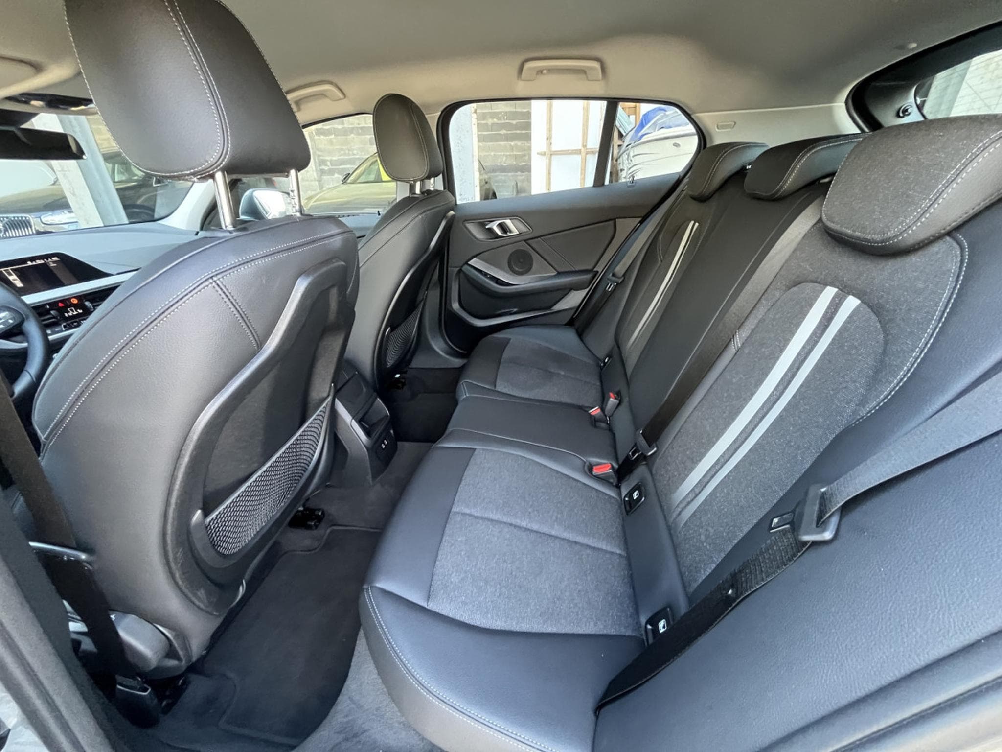 BMW 116 116dA 115cv Navi 2xPDC Apple CarPlay Keyless (2023) - Photo 10