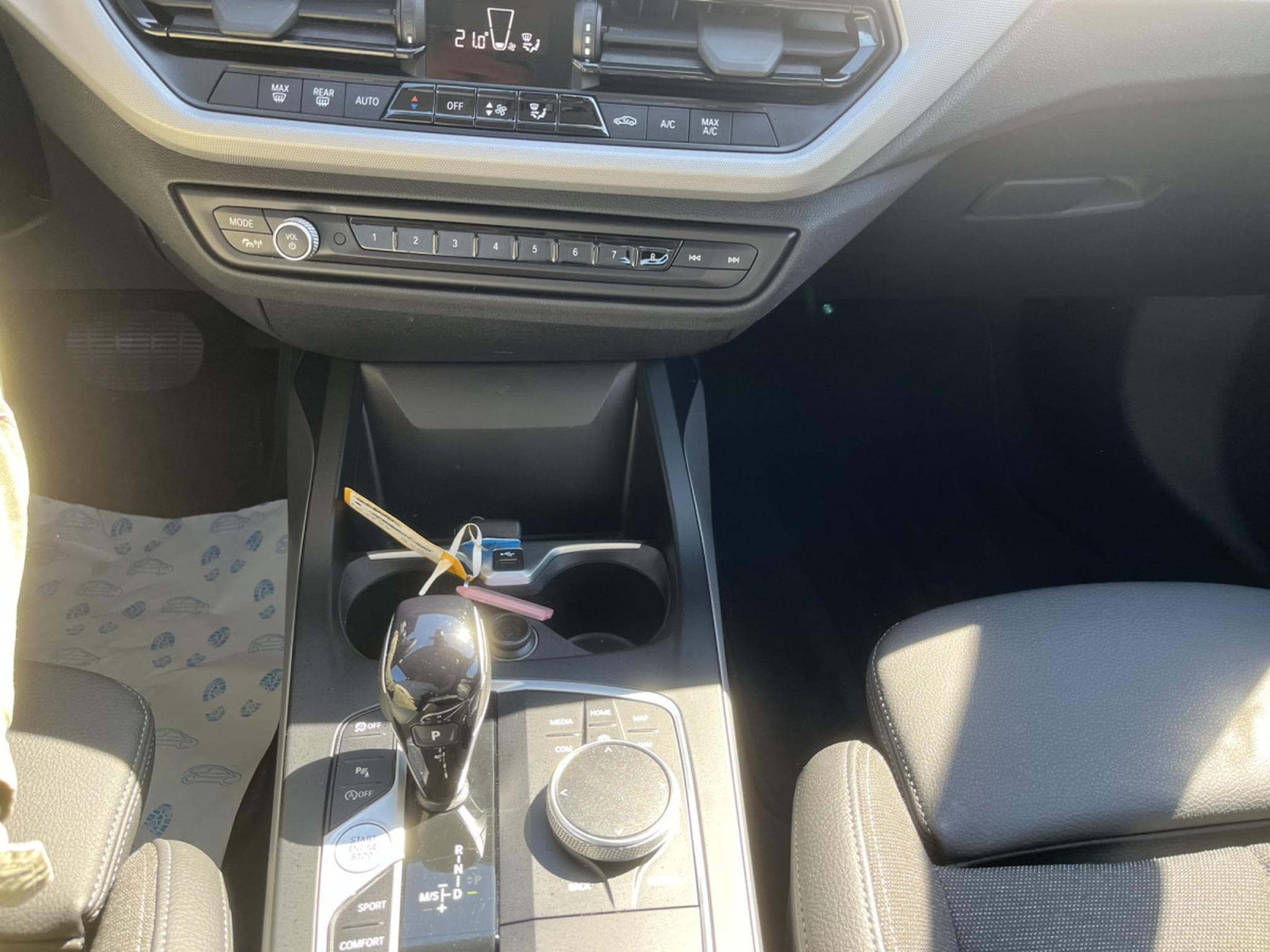 BMW 116 116dA 115cv Navi 2xPDC Apple CarPlay Keyless (2023) - Photo 17