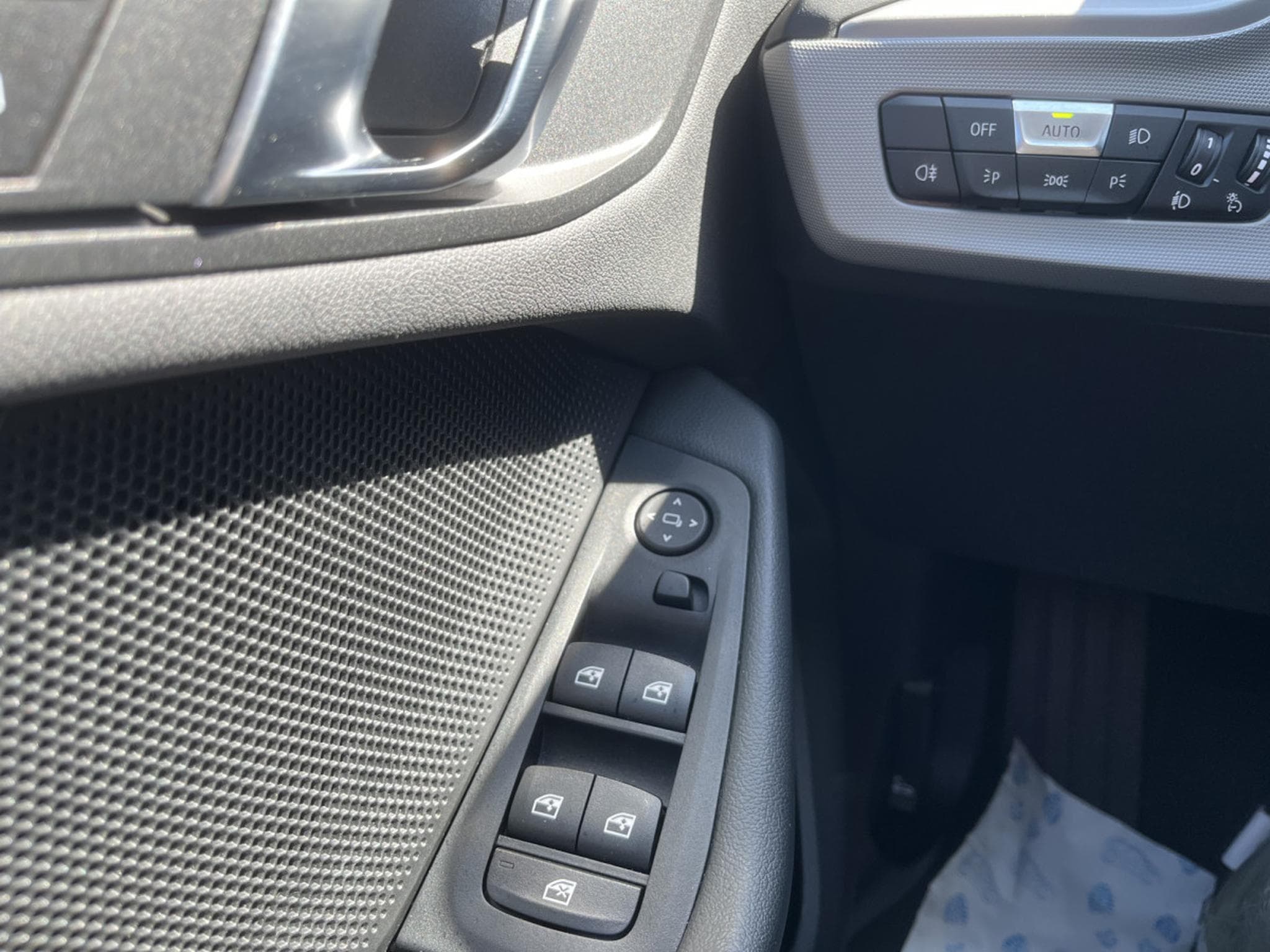 BMW 116 116dA 115cv Navi 2xPDC Apple CarPlay Keyless (2023) - Photo 18