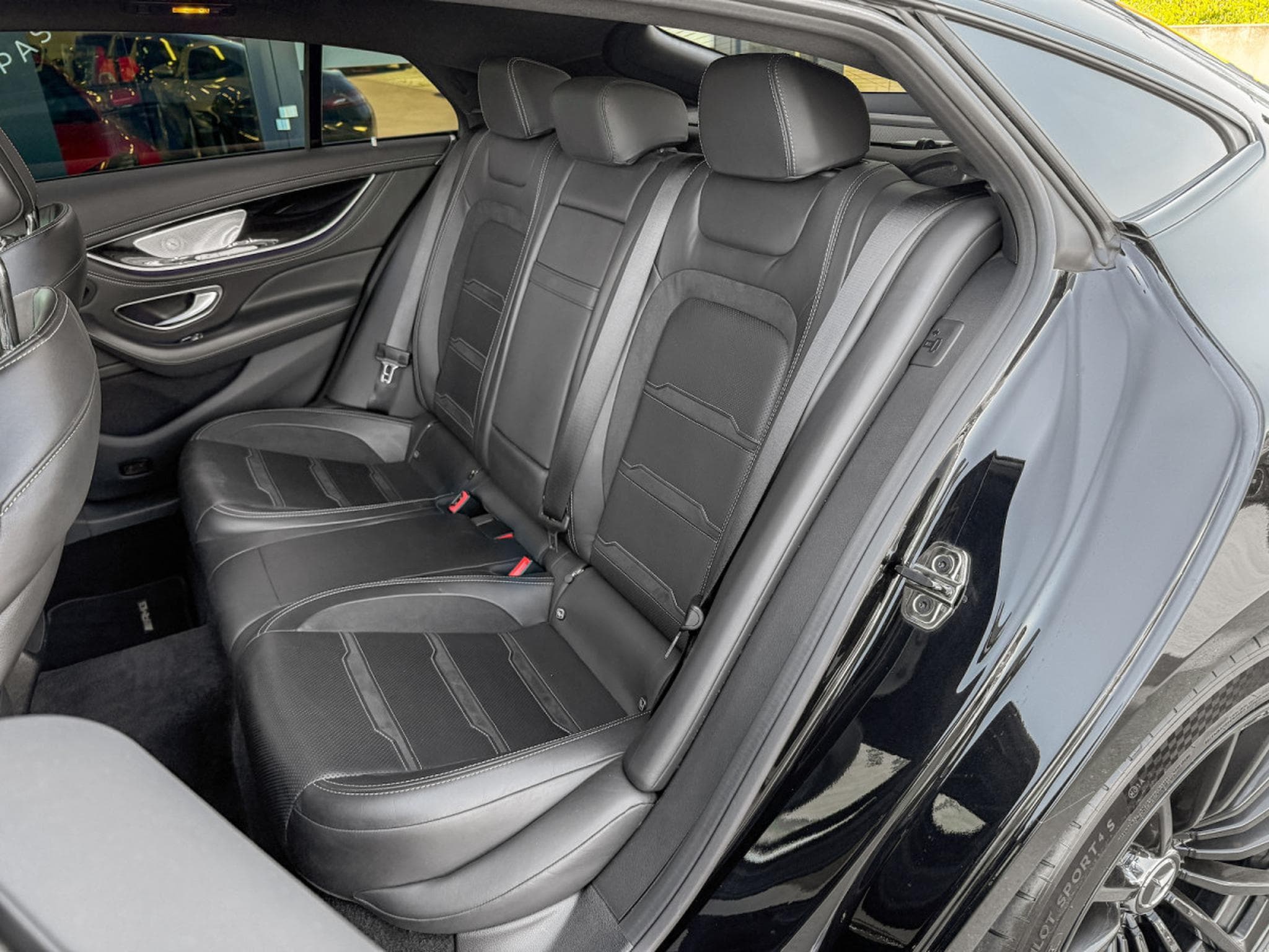 Mercedes AMG GT 4-Door GT53 4-Door / 4 MATIC/ RIDE CONTROL/ 360°/ AMG PERFORMANCE (2022) - Photo 10