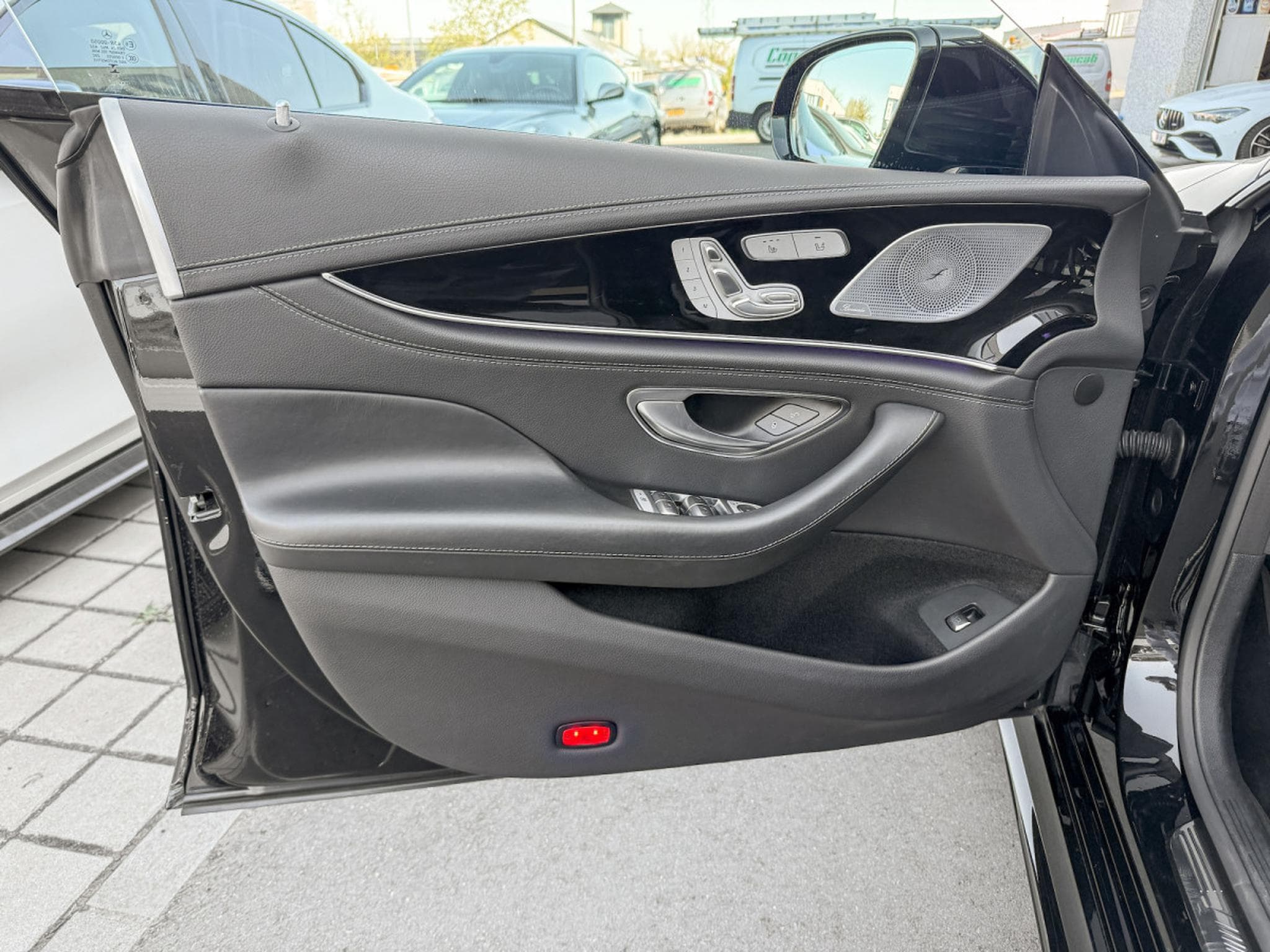 Mercedes AMG GT 4-Door GT53 4-Door / 4 MATIC/ RIDE CONTROL/ 360°/ AMG PERFORMANCE (2022) - Photo 8