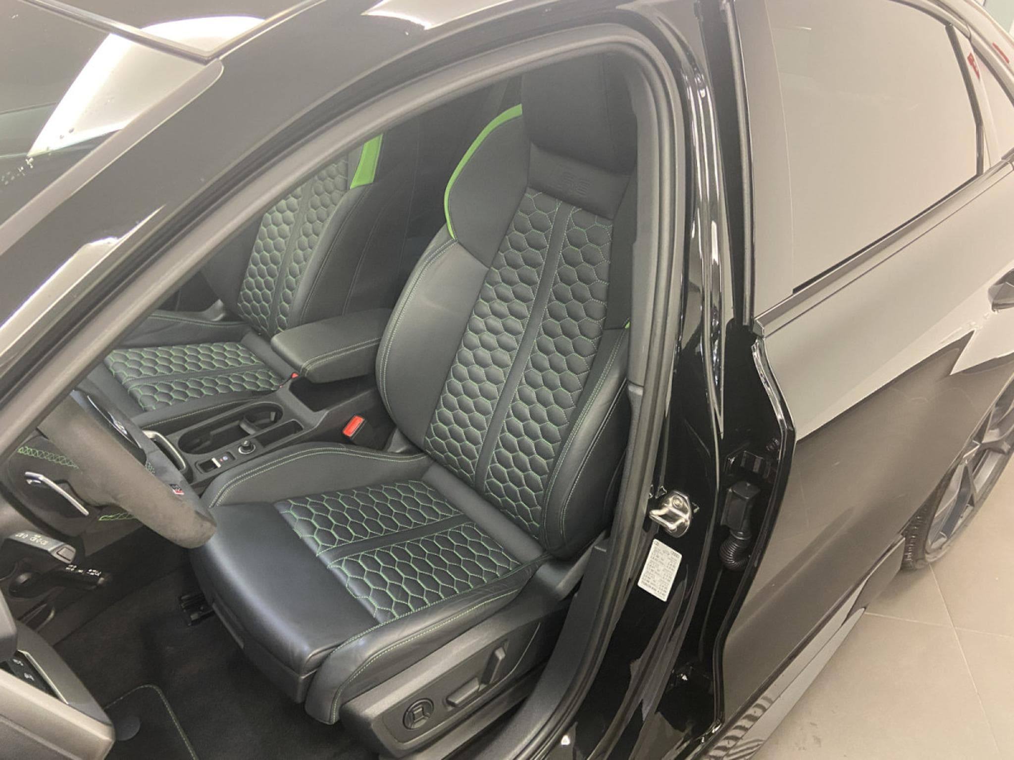 Audi RS3 Berline TFSI quattro 294kW / 400ch S tronic (2023) - Photo 4