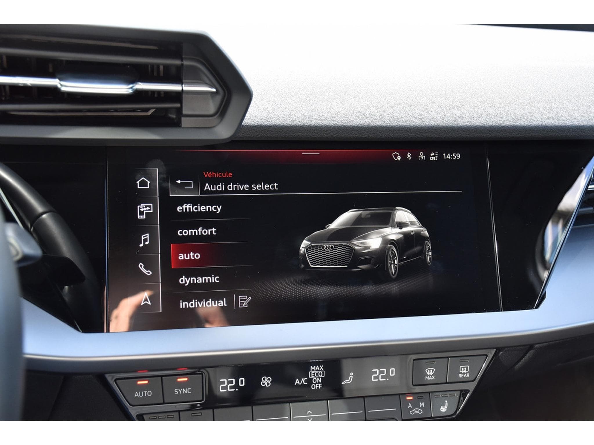 Audi A3 Sportback 40 TFSIe PHEV S-Tronic REGUL GPS LANE PARK 1° MAIN (2024) - Photo 15