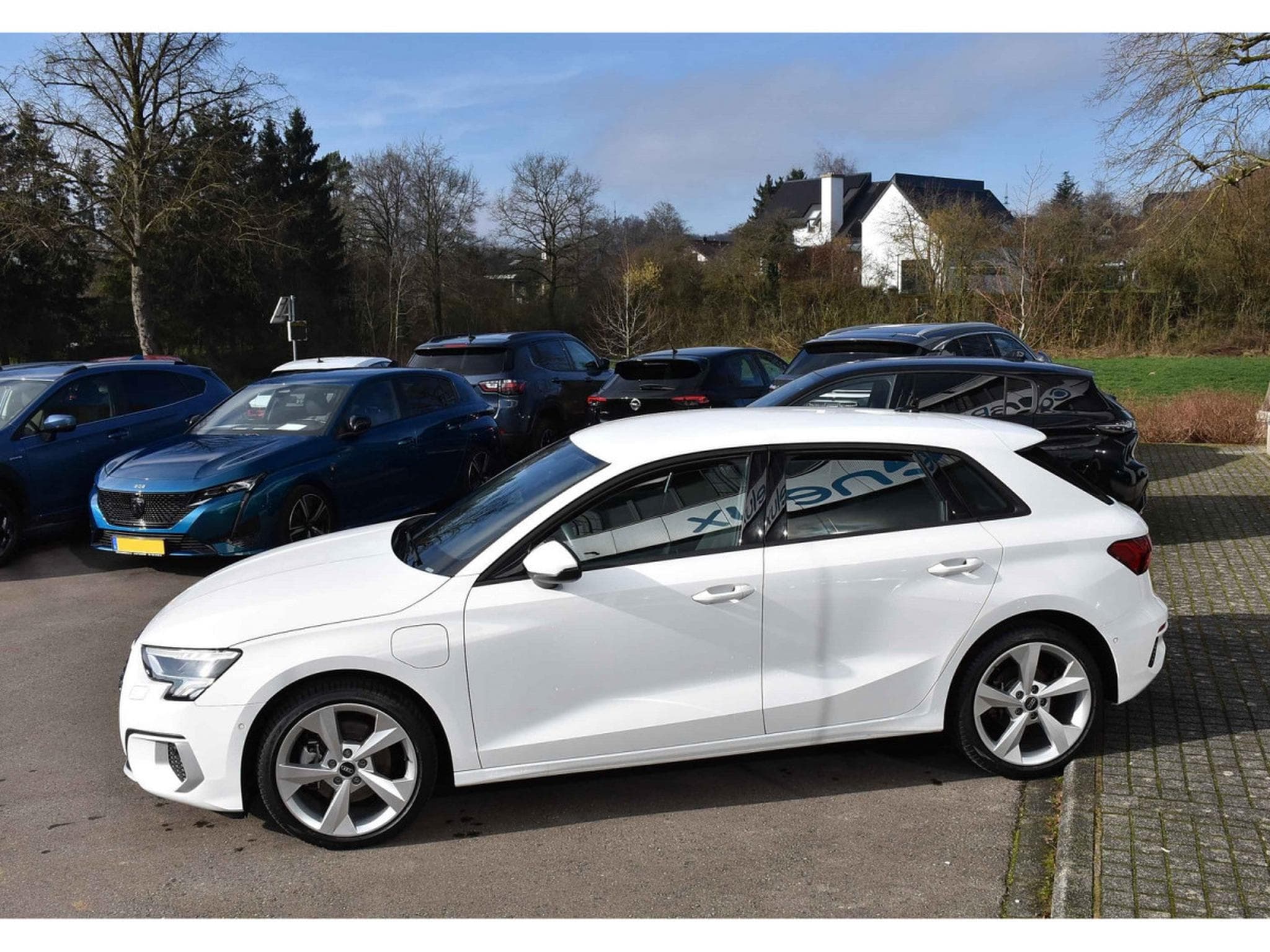Audi A3 Sportback 40 TFSIe PHEV S-Tronic REGUL GPS LANE PARK 1° MAIN (2024) - Photo 3