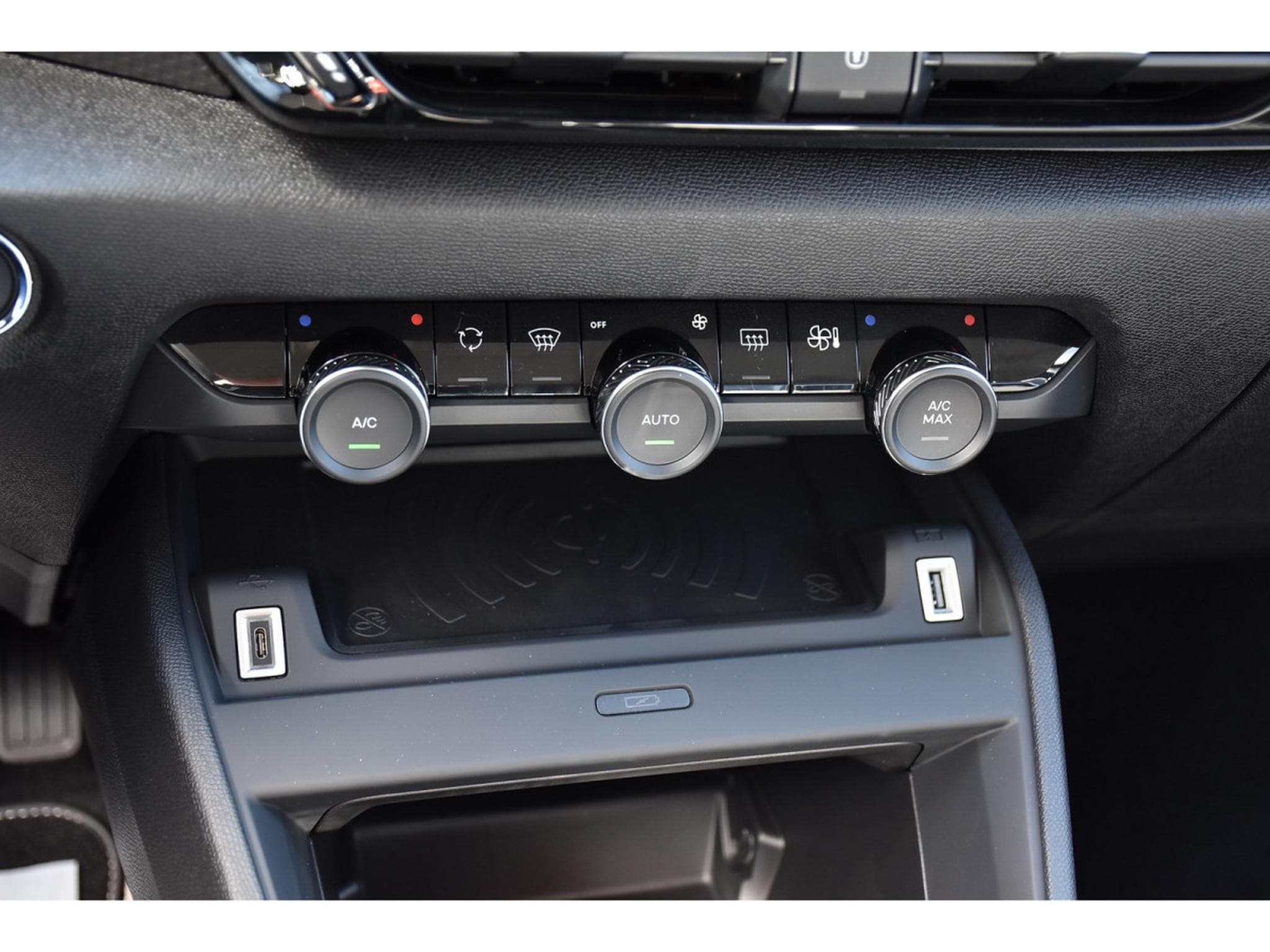 Citroën C4 1.2 PureTech 130 EAT8 MAX ACC HUD LANE SIDE CAM360 NEUVE (2025) - Photo 16