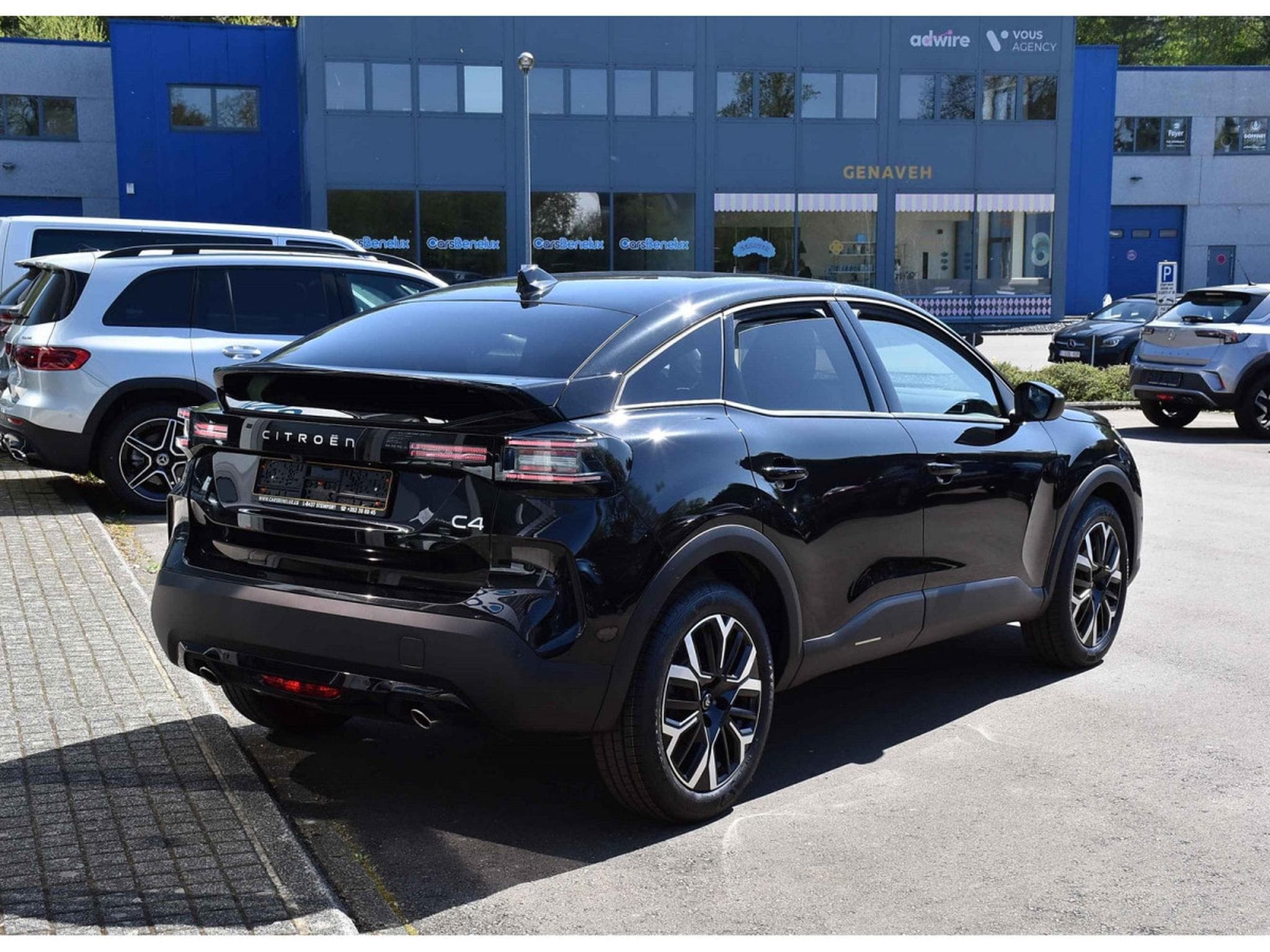 Citroën C4 1.2 PureTech 130 EAT8 MAX ACC HUD LANE SIDE CAM360 NEUVE (2025) - Photo 4