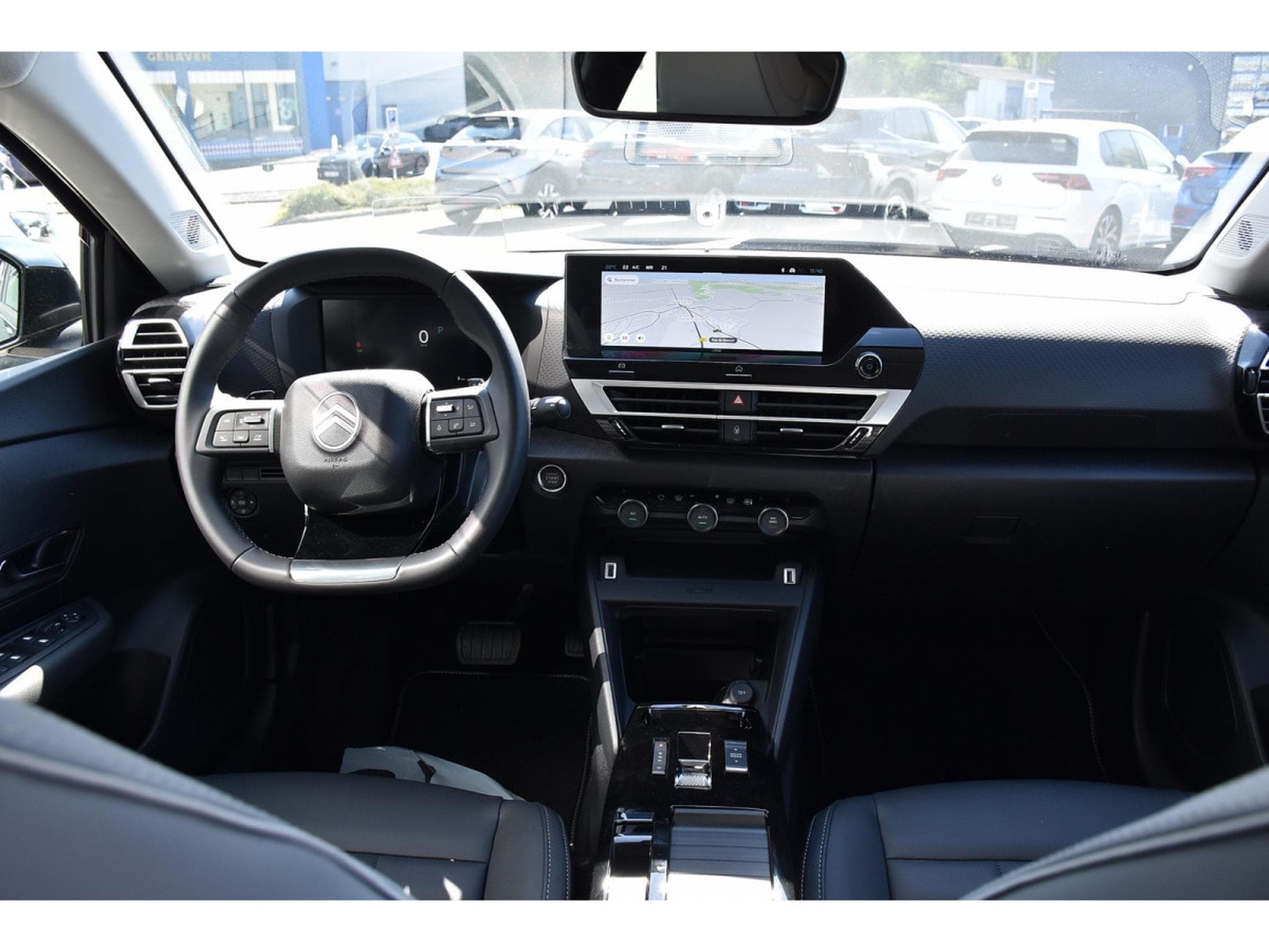 Citroën C4 1.2 PureTech 130 EAT8 MAX ACC HUD LANE SIDE CAM360 NEUVE (2025) - Photo 9