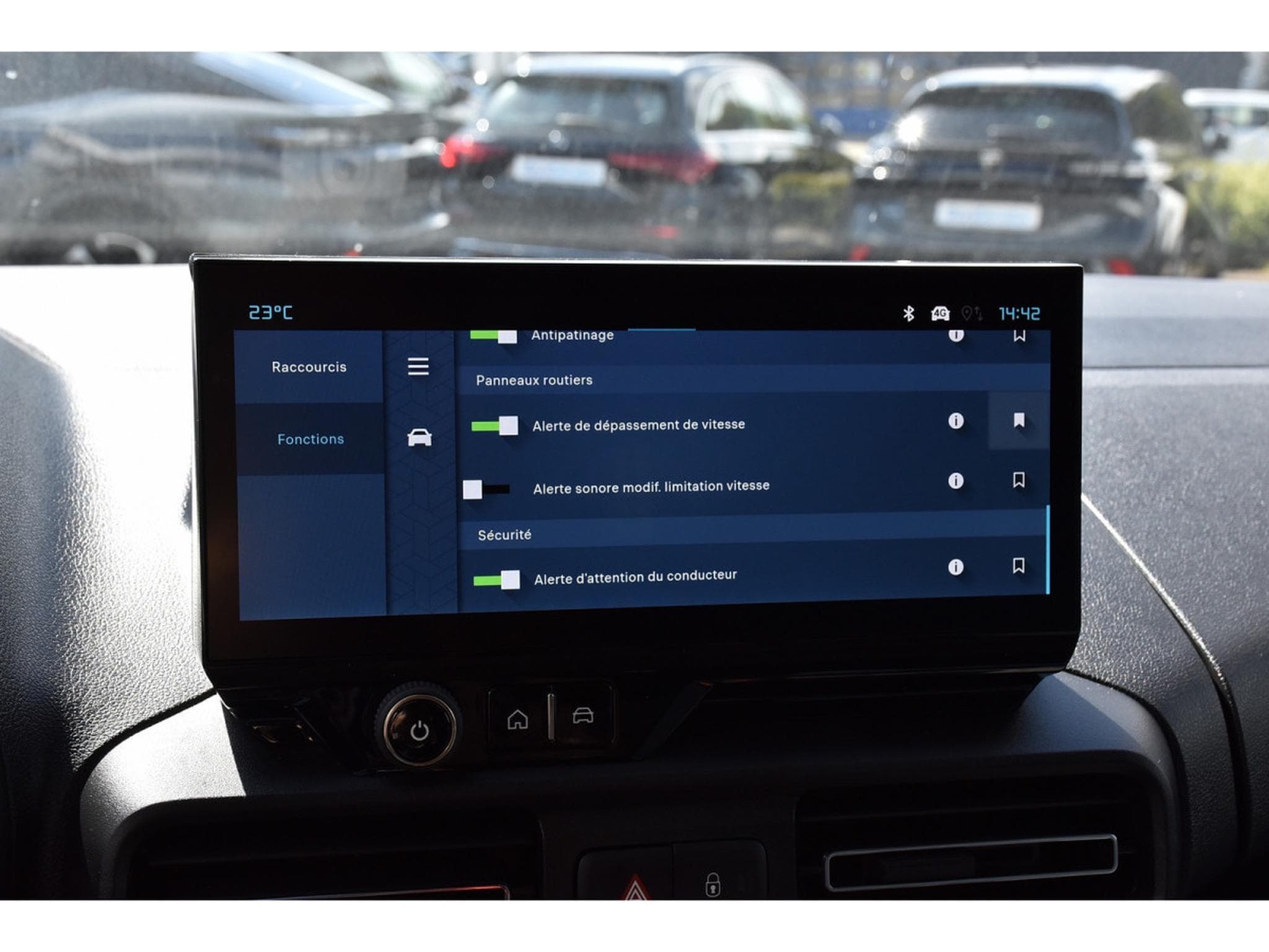 Citroën Berlingo 1.5 BlueHDI 130 EAT8 5 Pl. REGUL SMARTPHONE LED NEUF (2026) - Photo 15