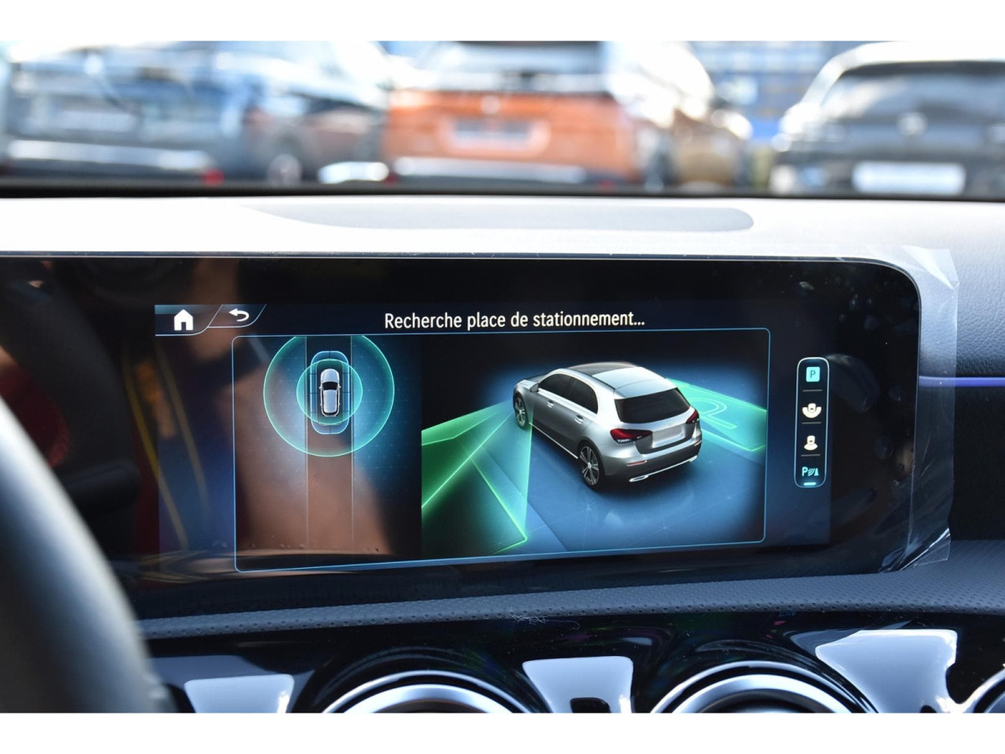 Mercedes A 200 d AMG Line 8G-DCT REGUL GPS CAM PARK APPLE CARPLAY NEUVE (2025) - Photo 17