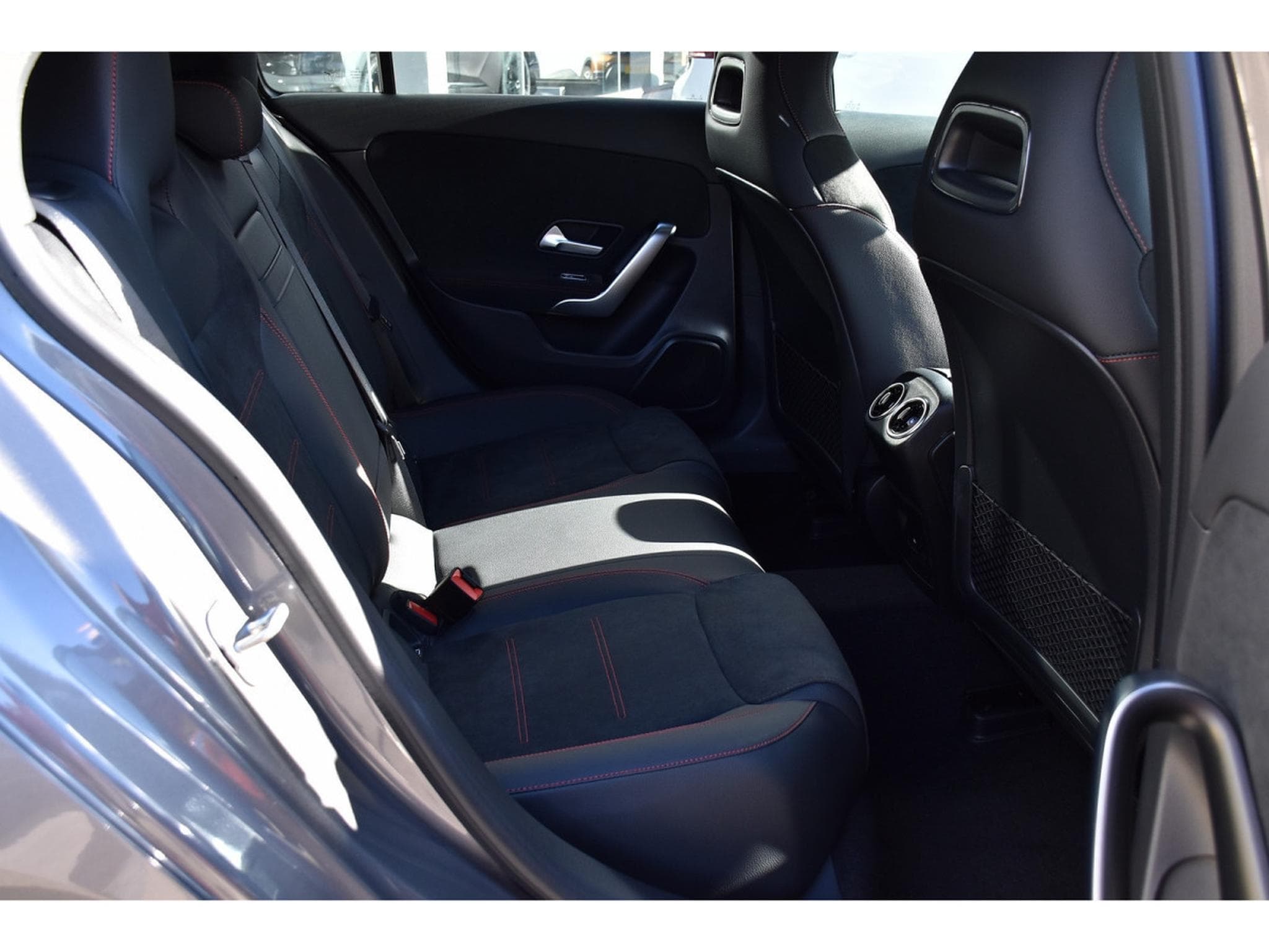 Mercedes A 200 d AMG Line 8G-DCT REGUL GPS CAM PARK APPLE CARPLAY NEUVE (2025) - Photo 8