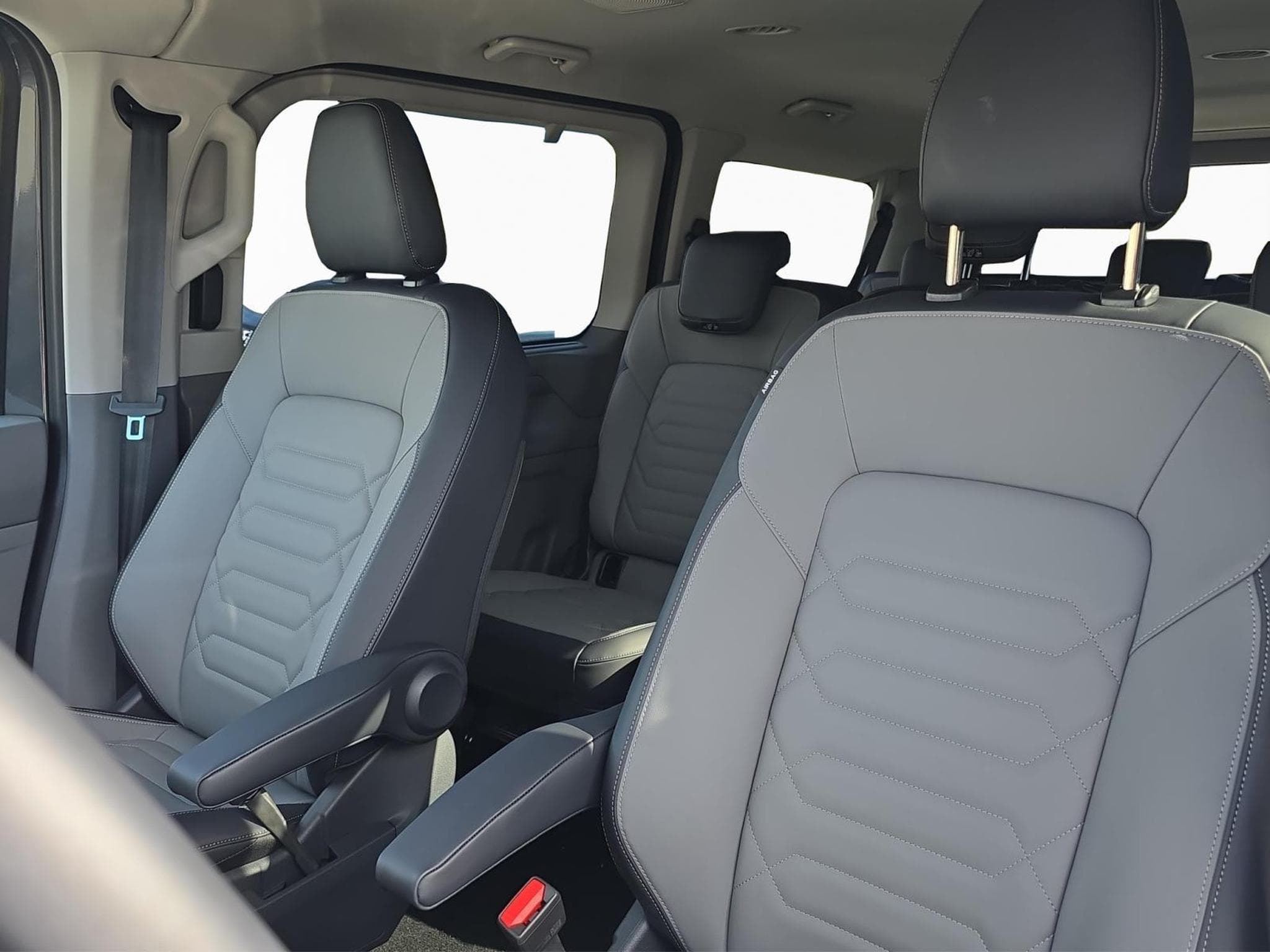 VW Caravelle Style (2026) - Photo 15