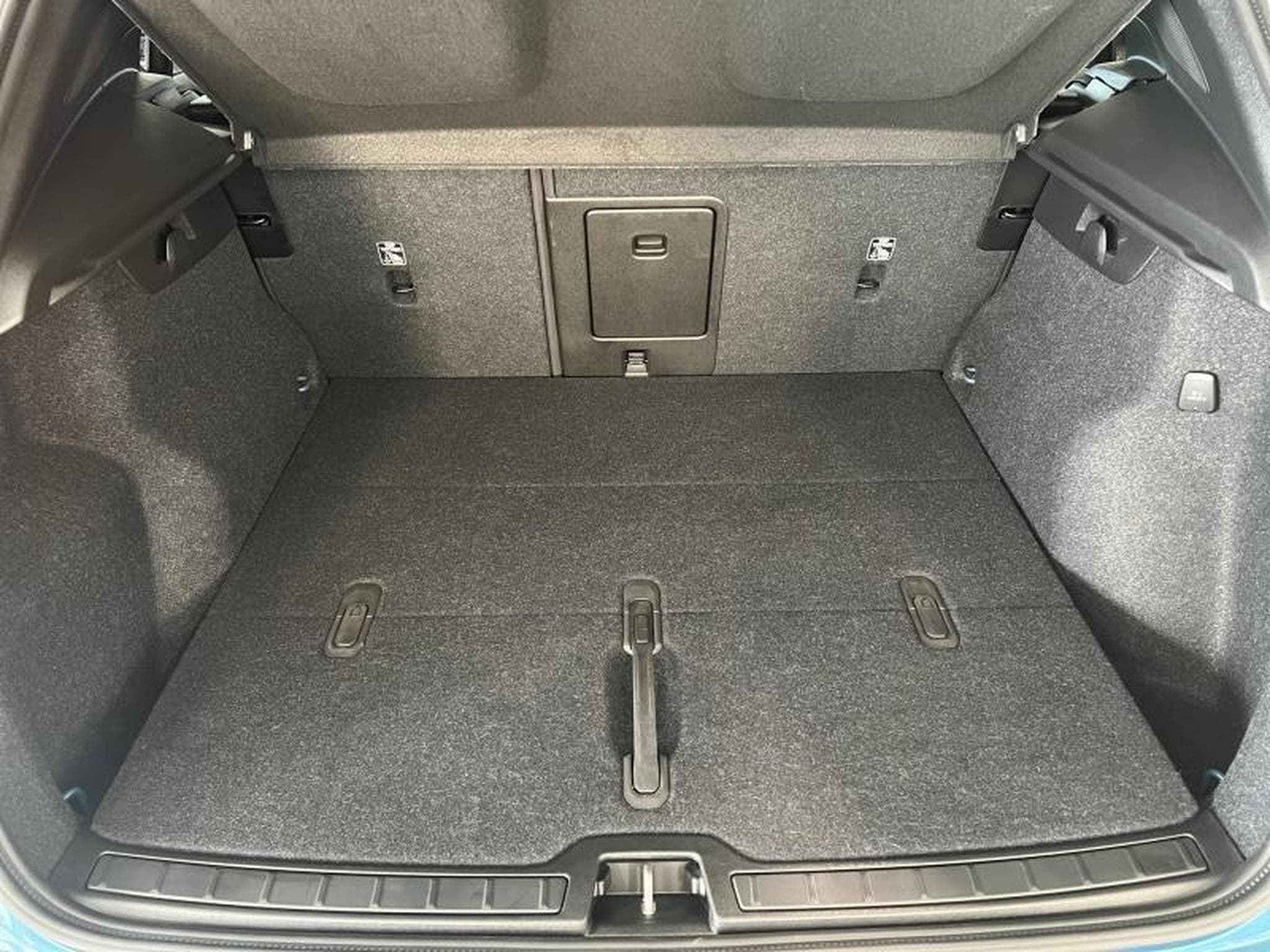 Volvo XC40 Plus Dark (2024) - Photo 19