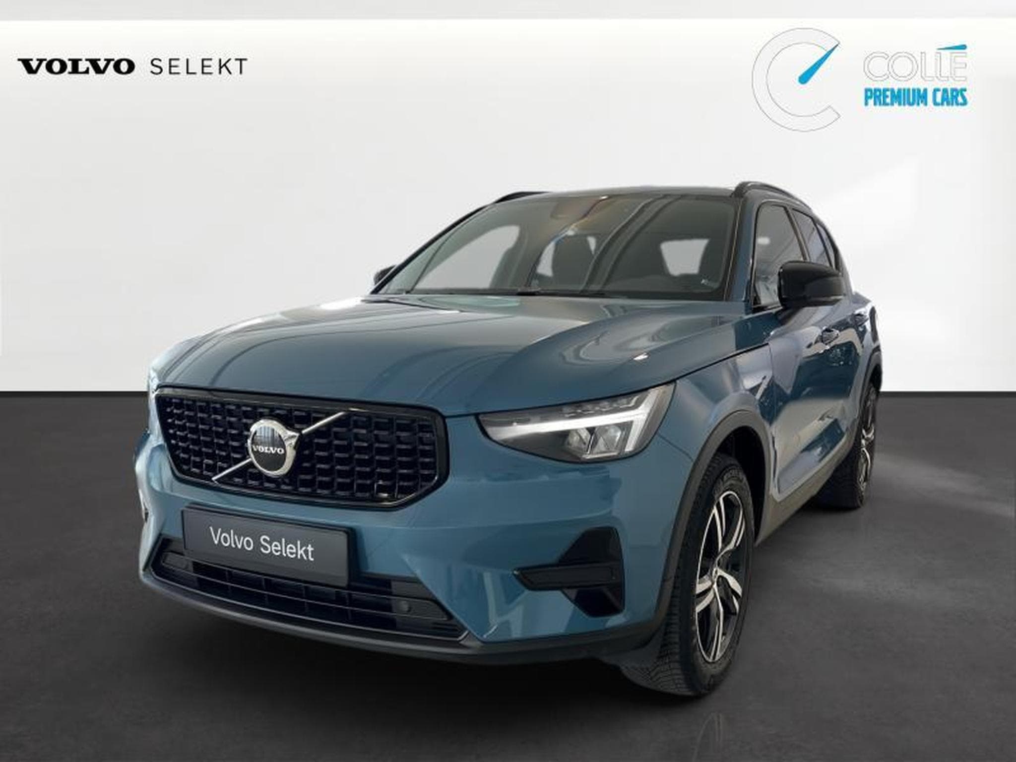 Volvo XC40 Plus Dark (2024) - Photo 3