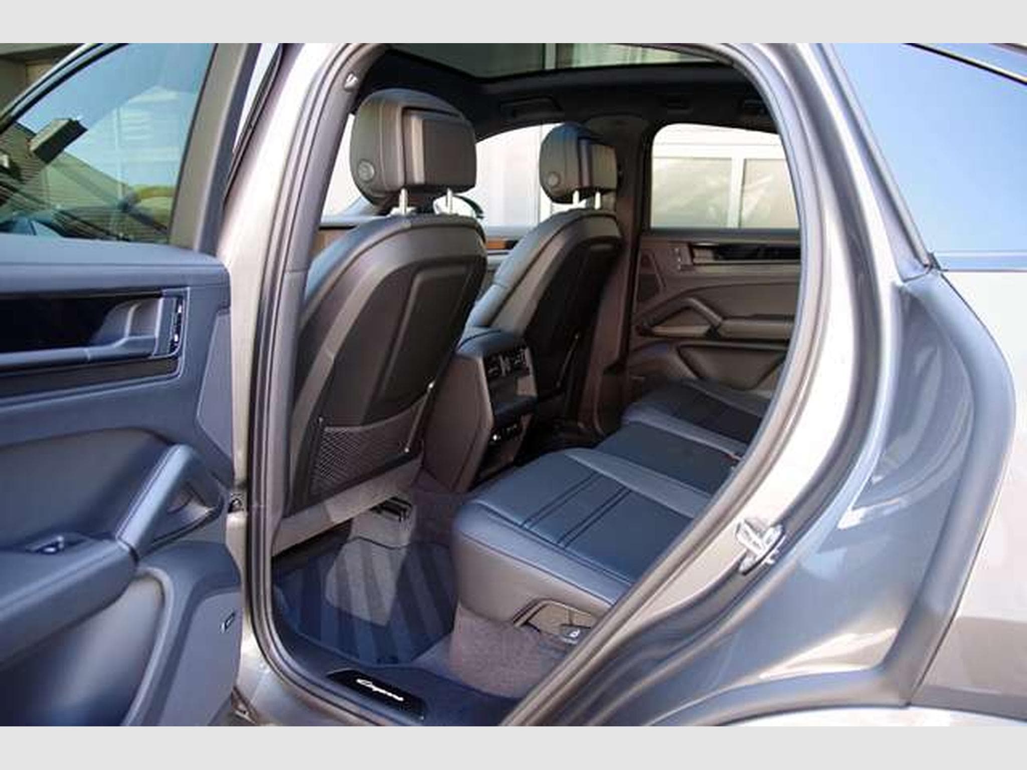 Porsche Cayenne Cayenne Coupe E-Hybrid Black Edition*BFD,Head-Up (2026) - Photo 8