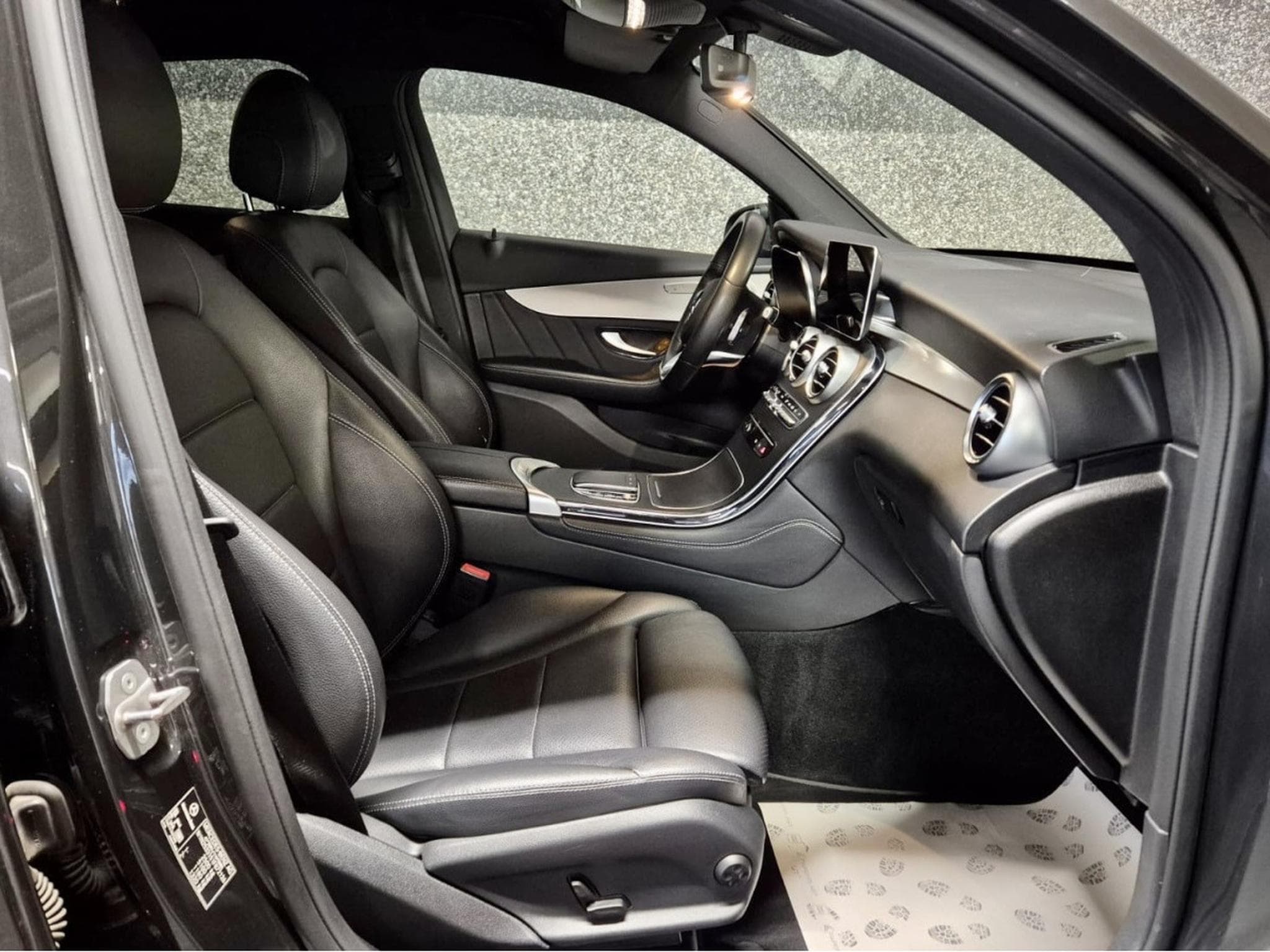 Mercedes GLC 220 COUPE D New Model 4MATIC COUPE AMG LINE CUIR NAVI (2020) - Photo 4