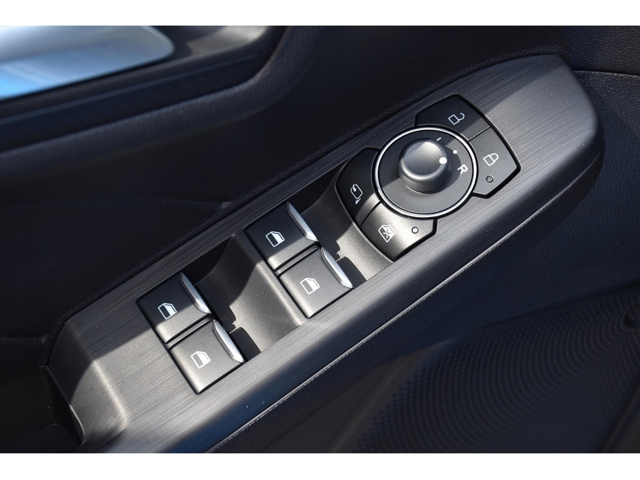 Ford Kuga 1.5 EcoBoost ST-Line Auto. PACK HIVER GPS LANE CAM NEUF (2025) - Foto 22