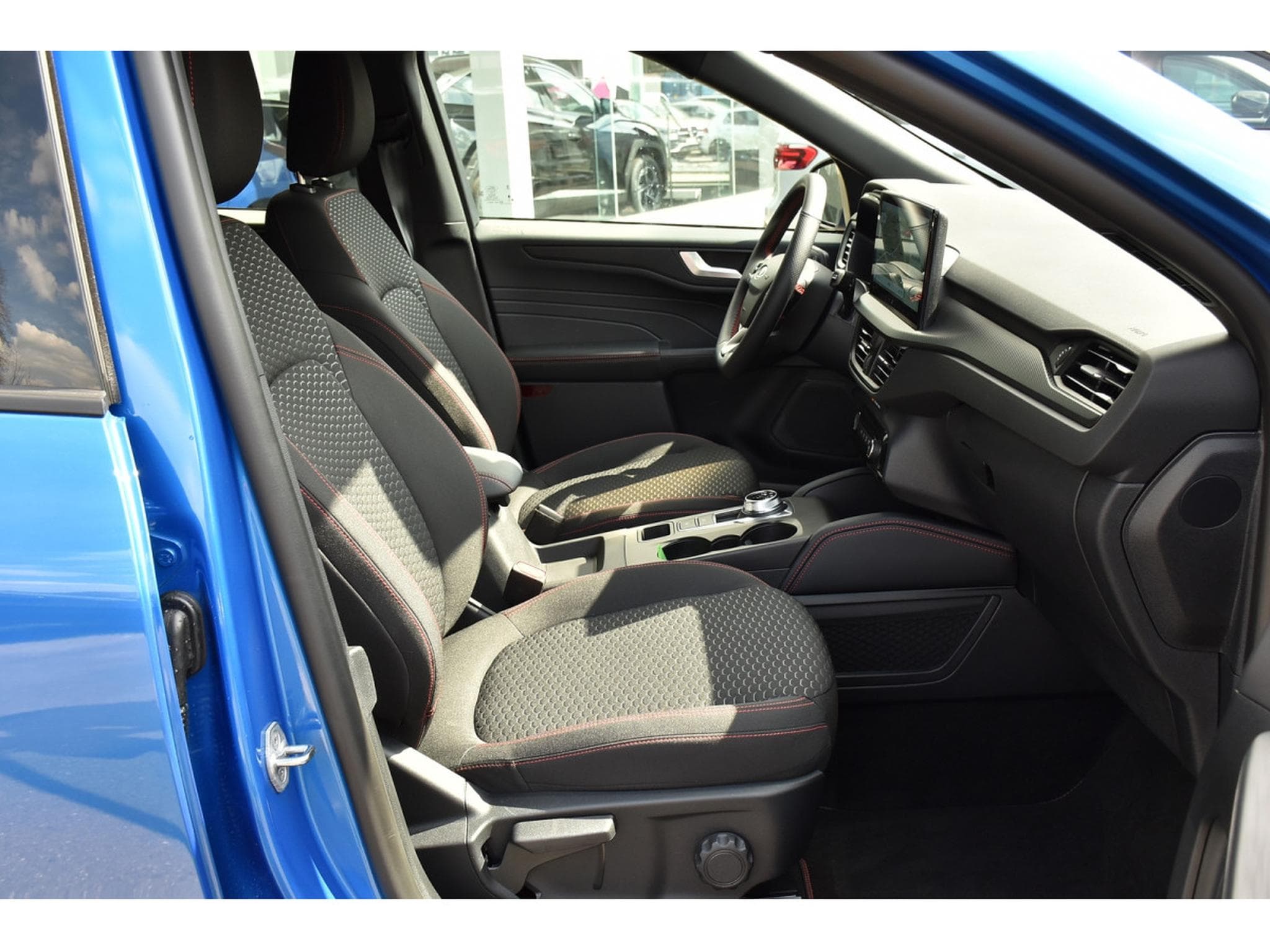 Ford Kuga 1.5 EcoBoost ST-Line Auto. PACK HIVER GPS LANE CAM NEUF (2025) - Foto 7