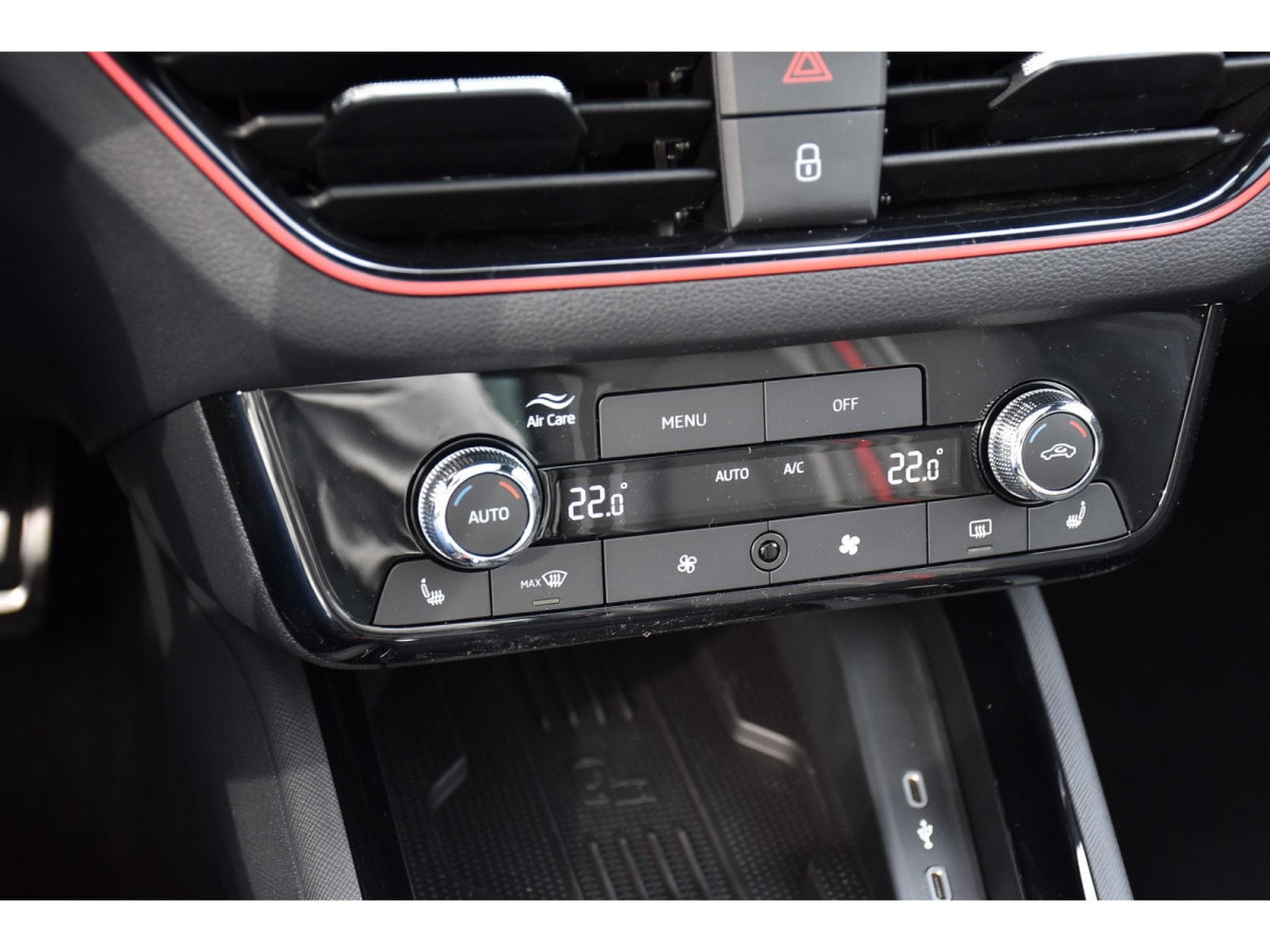 Skoda Kamiq 1.5 TSI Monte Carlo DSG PANO ACC TRAVEL SIDE KESSY NEUF (2026) - Foto 20