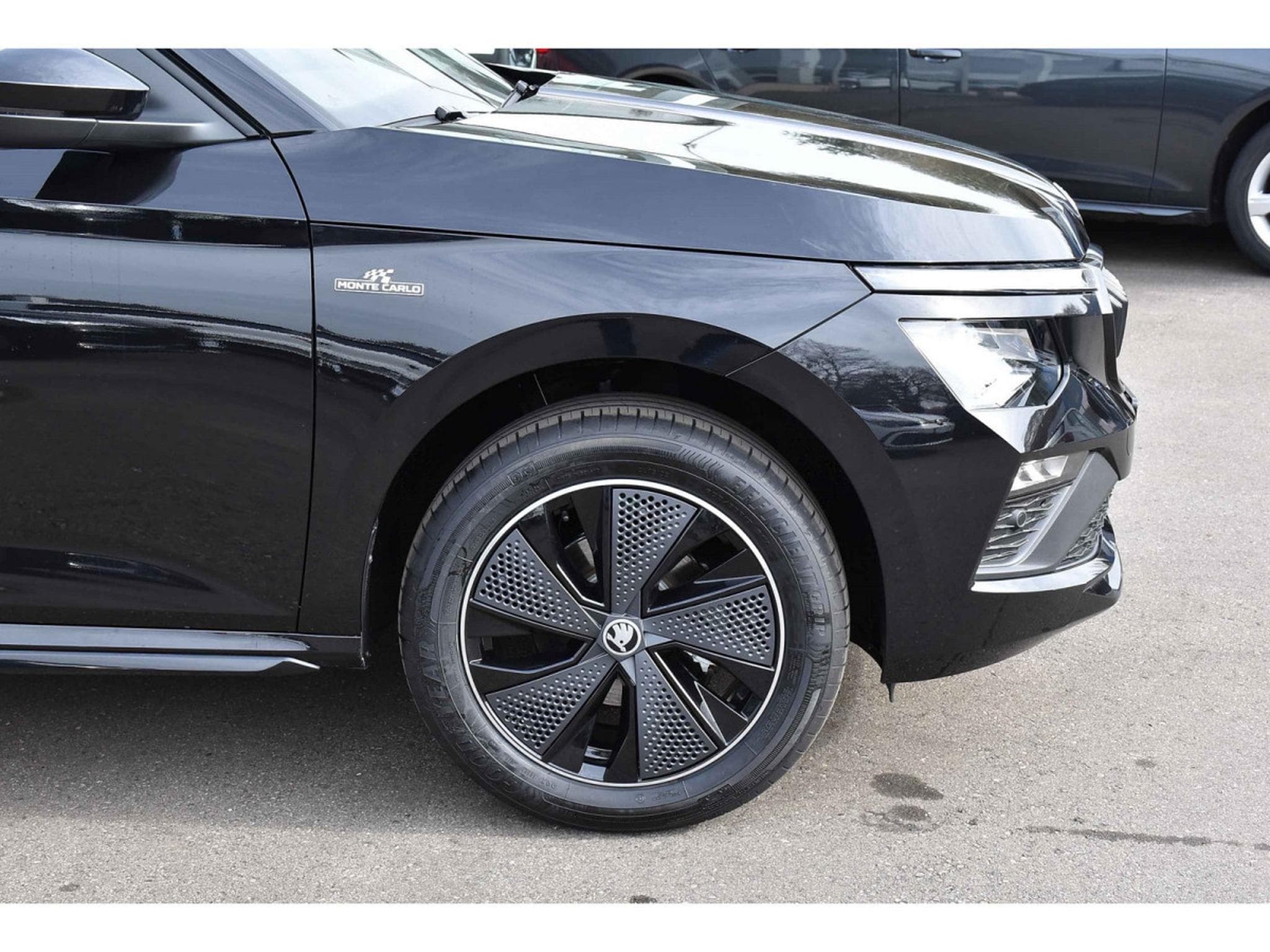 Skoda Kamiq 1.5 TSI Monte Carlo DSG PANO ACC TRAVEL SIDE KESSY NEUF (2026) - Foto 5