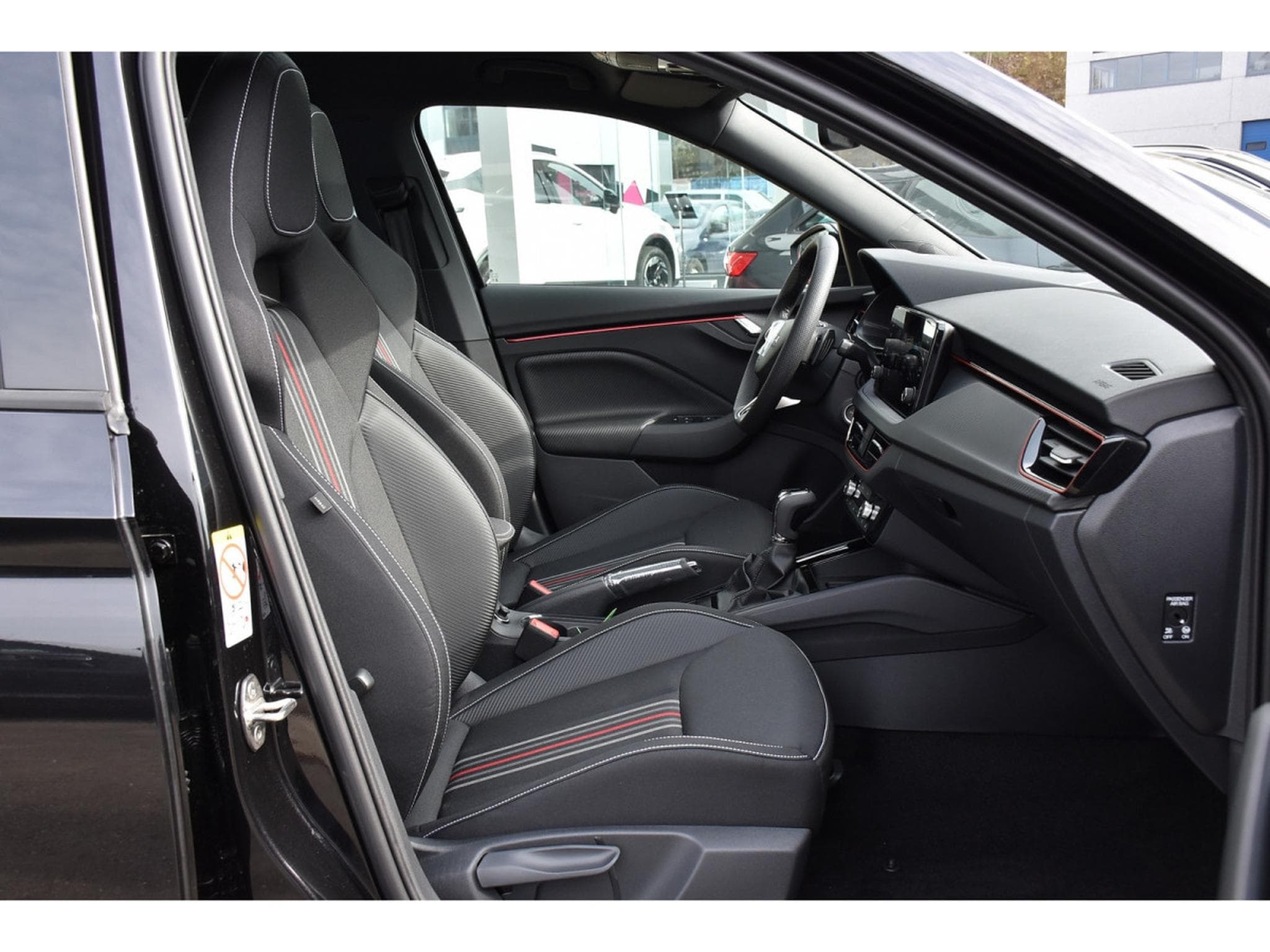 Skoda Kamiq 1.5 TSI Monte Carlo DSG PANO ACC TRAVEL SIDE KESSY NEUF (2026) - Foto 7