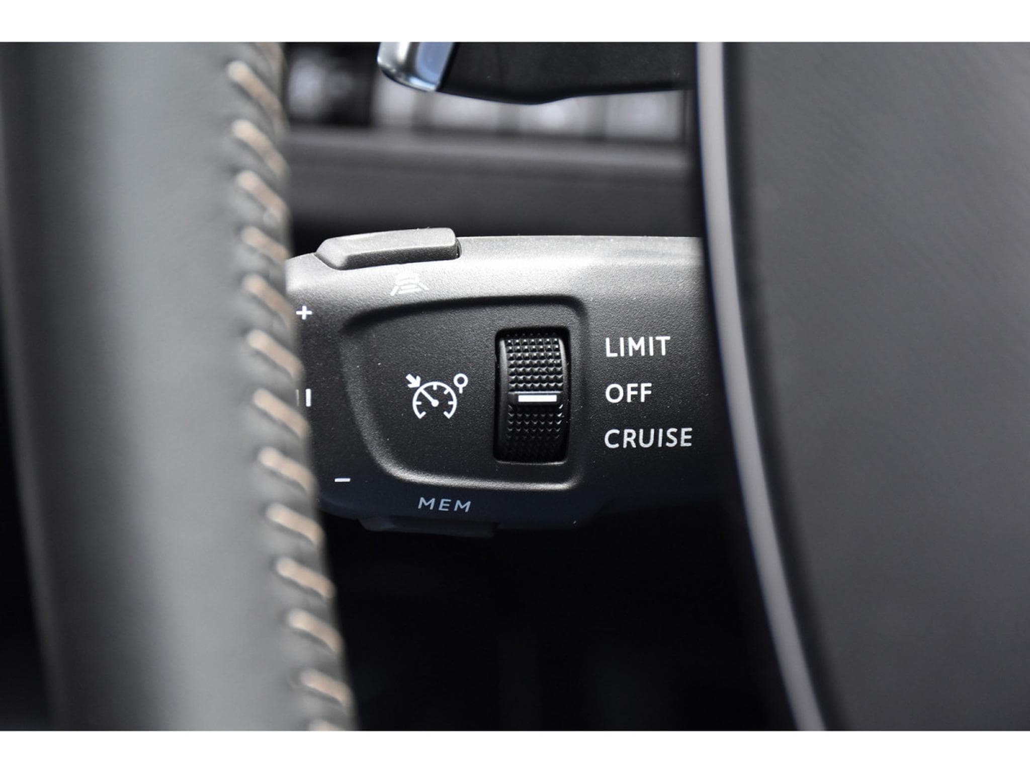 Peugeot 3008 1.6 Hybrid PHEV 180 Allure e-EAT8 ACC LANE SIDE CAM 1° MAIN (2024) - Foto 17