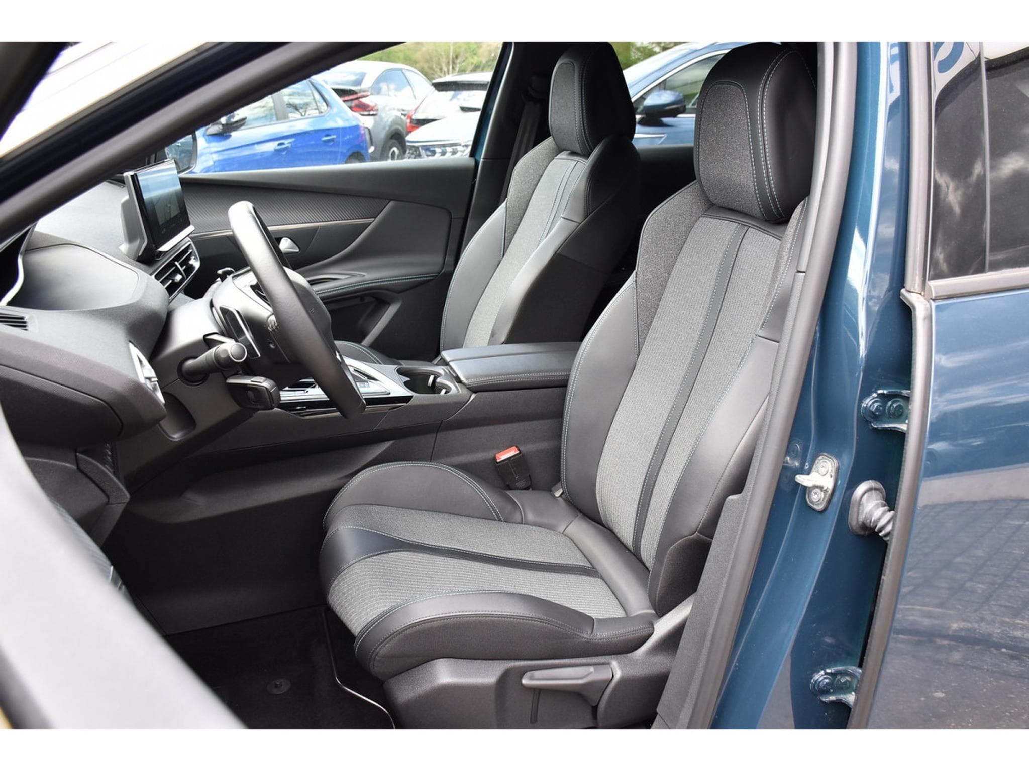 Peugeot 3008 1.6 Hybrid PHEV 180 Allure e-EAT8 ACC LANE SIDE CAM 1° MAIN (2024) - Foto 6