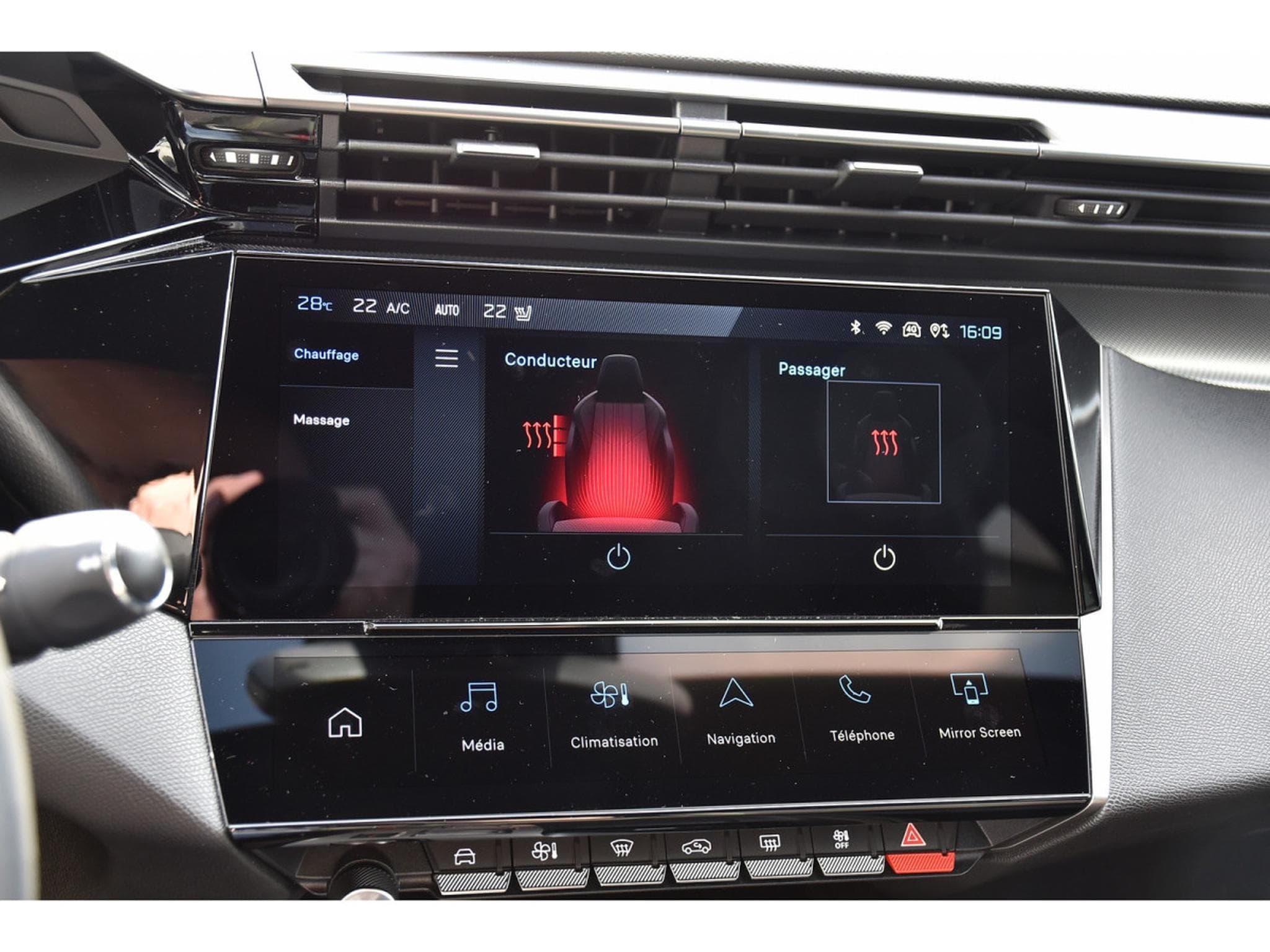 Peugeot 408 1.2 Hybrid 145 e-DCS6 GT MEMO SG MASS CAM360 1° MAIN (2025) - Foto 13