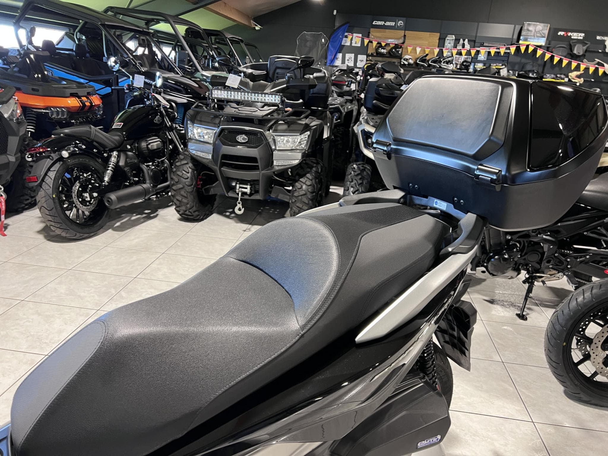 Honda Forza 350 Smart Top box (2021) - Foto 7